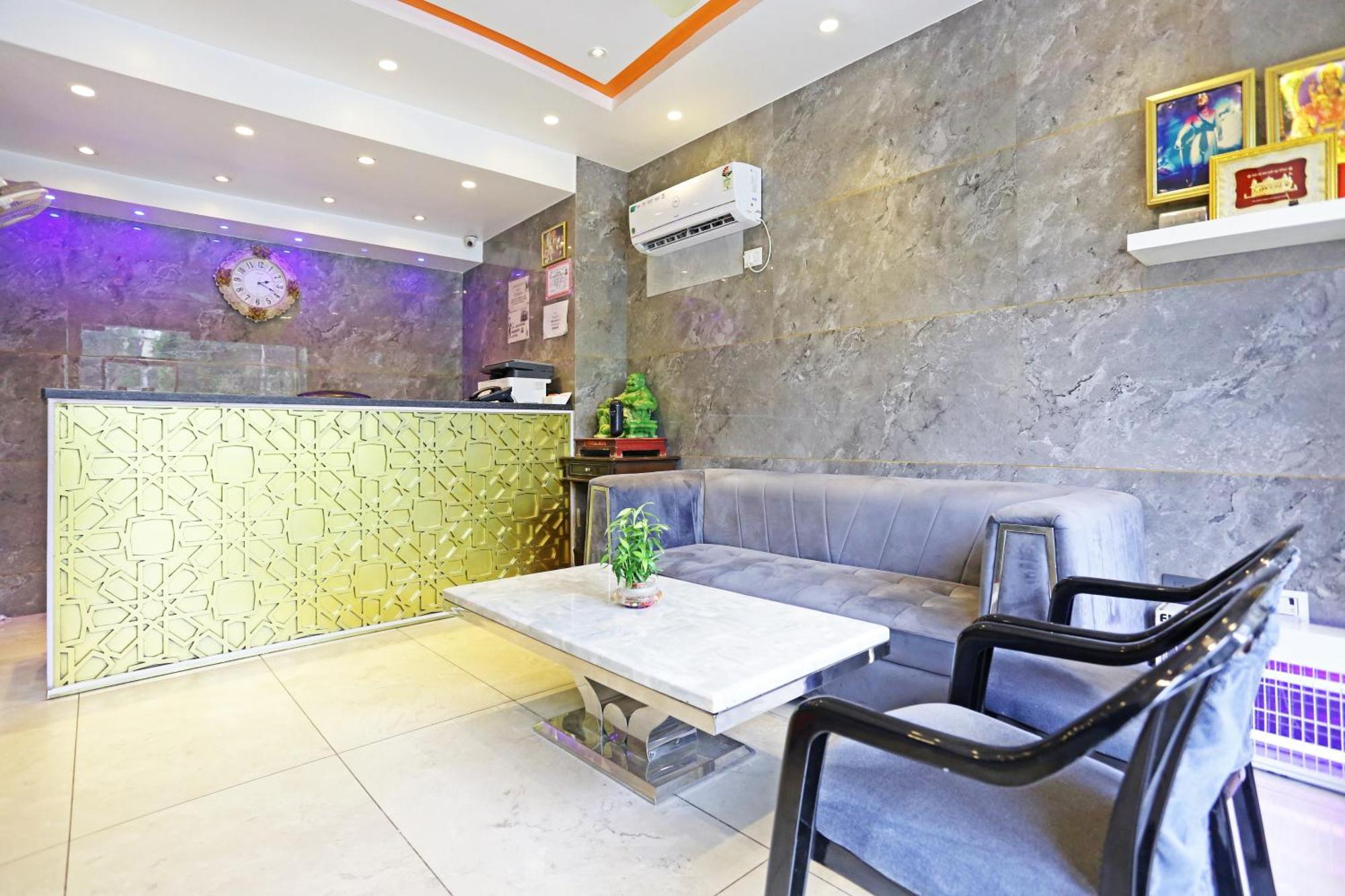 Preet Palace -5 Mints Walk From Nizamuddin Railway Station 4*