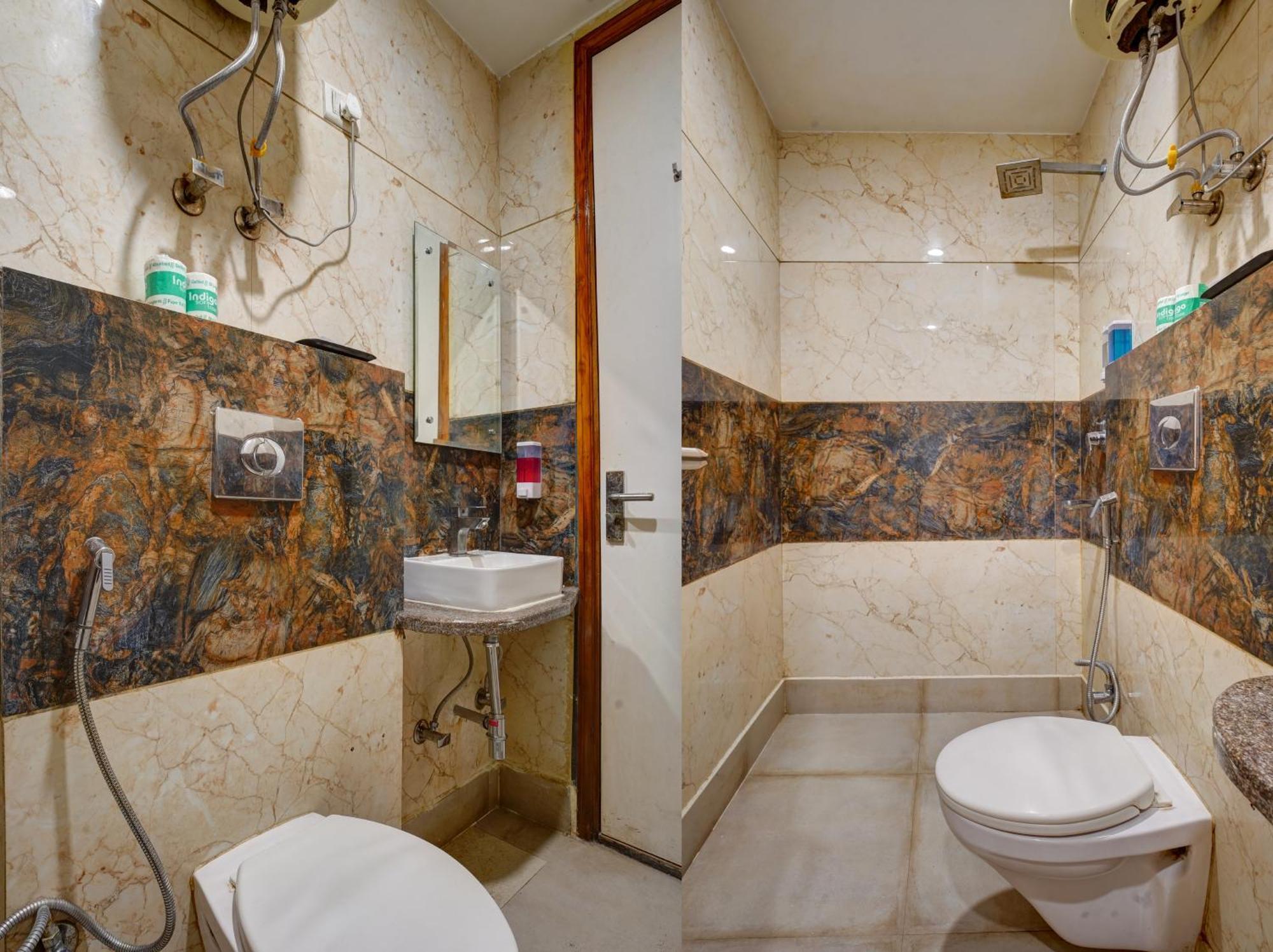 Just Renovated - Krishna Palace With Parking & Only 2 Mins Walk From Metro Hotel New Delhi