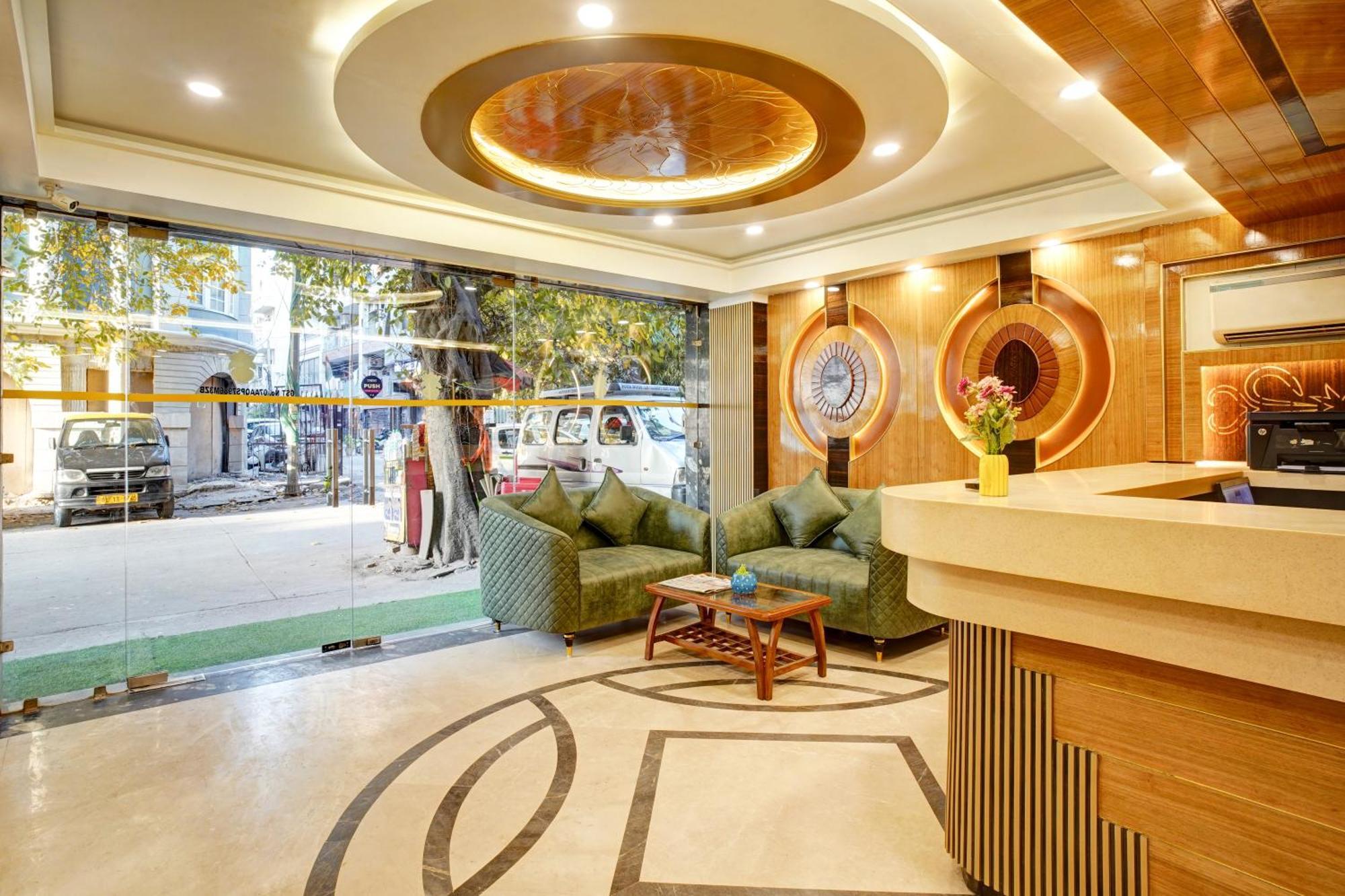 Just Renovated - Krishna Palace With Parking & Only 2 Mins Walk From Metro 4* New Delhi