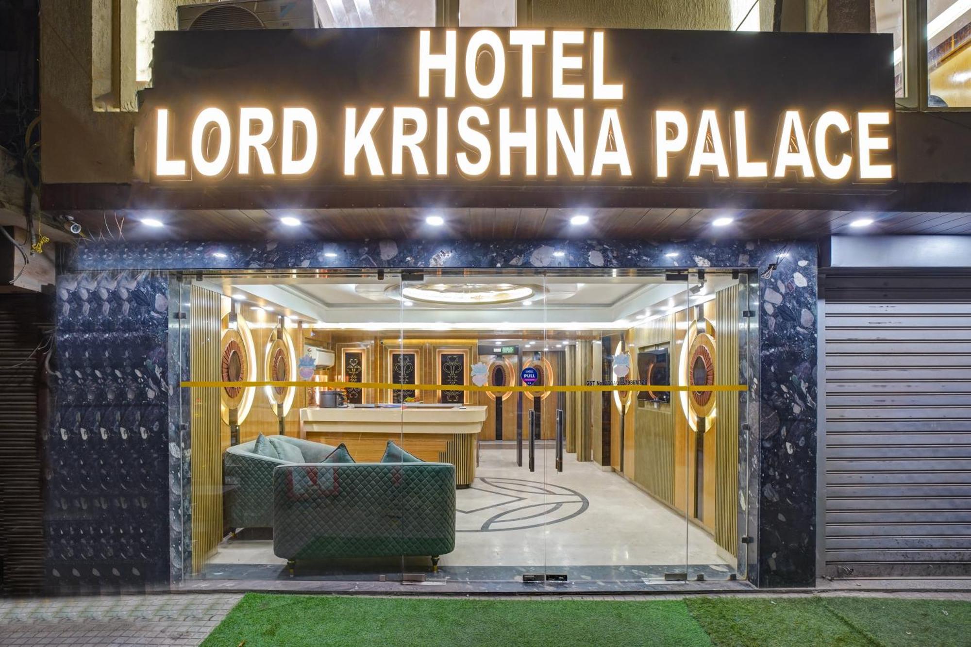 Just Renovated - Krishna Palace With Parking & Only 2 Mins Walk From Metro 4*