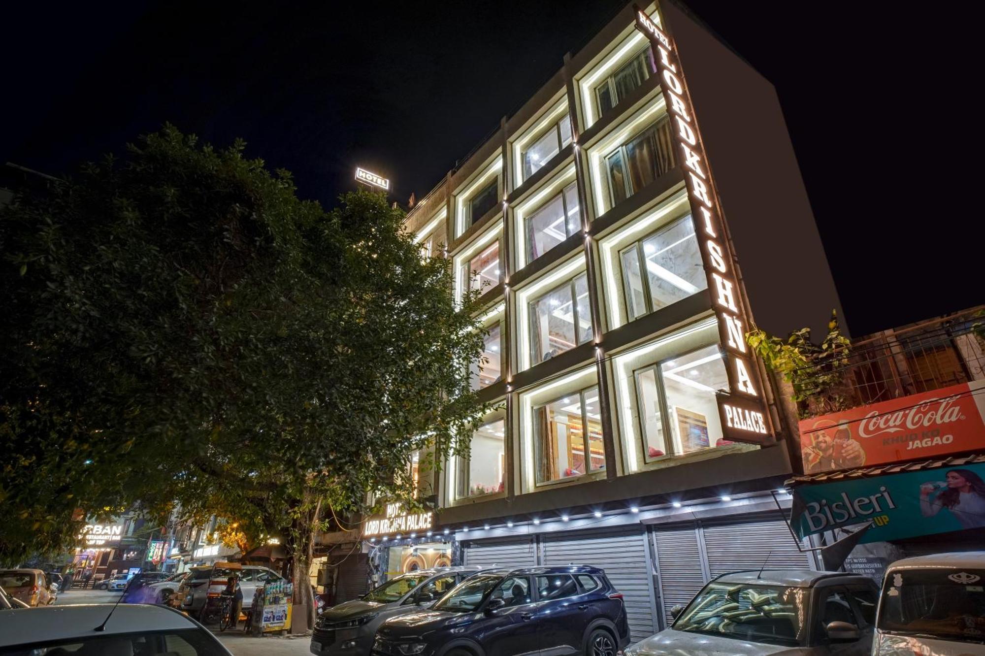 Just Renovated - Krishna Palace With Parking & Only 2 Mins Walk From Metro Hotel New Delhi