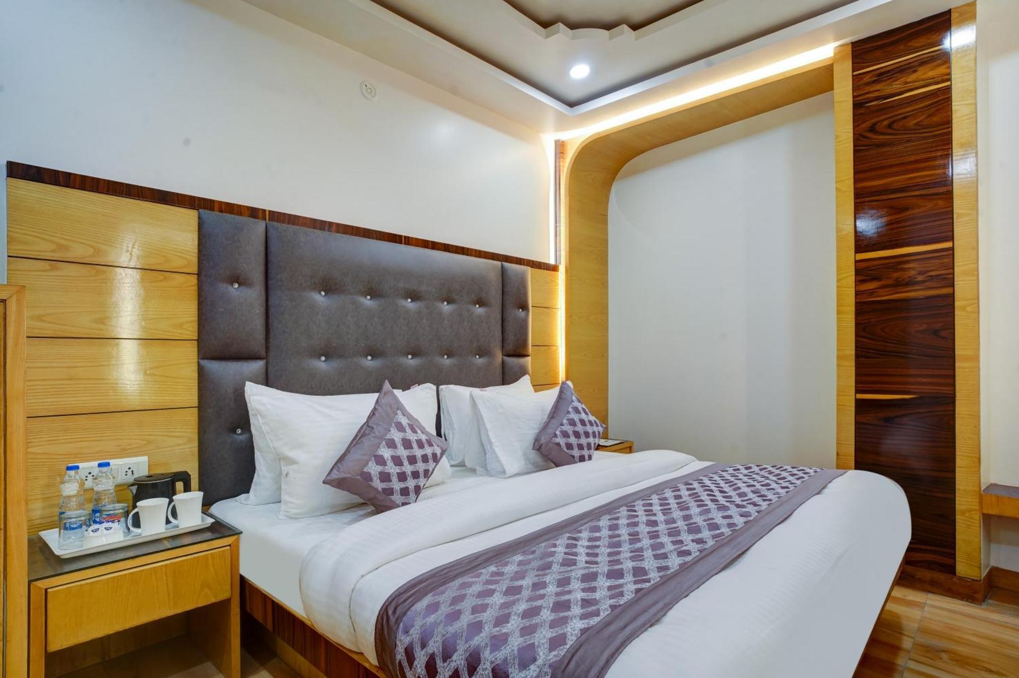 Just Renovated - Krishna Palace With Parking & Only 2 Mins Walk From Metro 4*