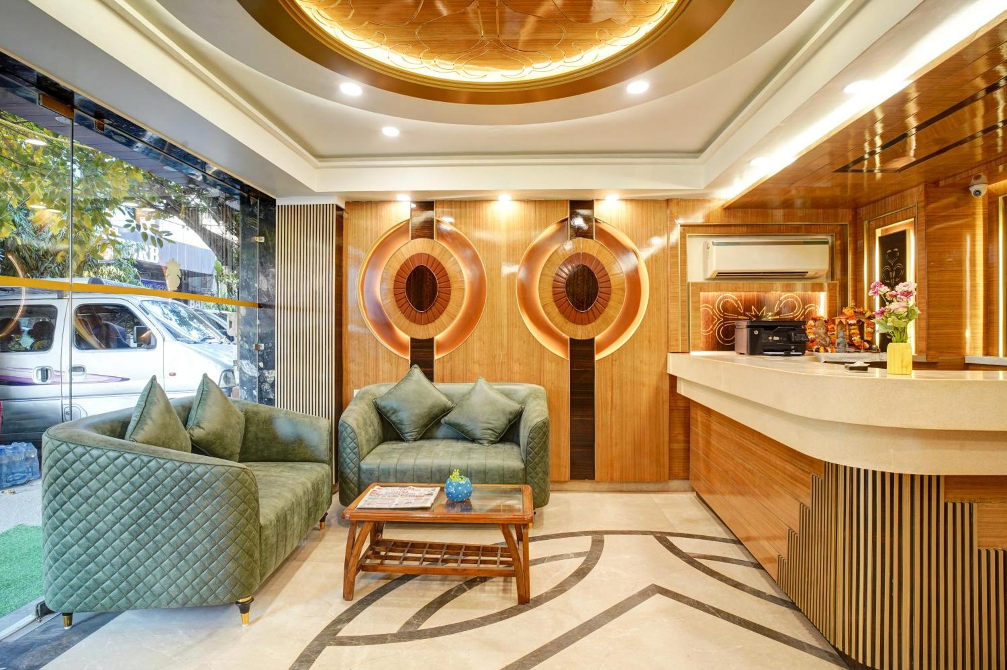 Just Renovated - Krishna Palace With Parking & Only 2 Mins Walk From Metro 4* New Delhi