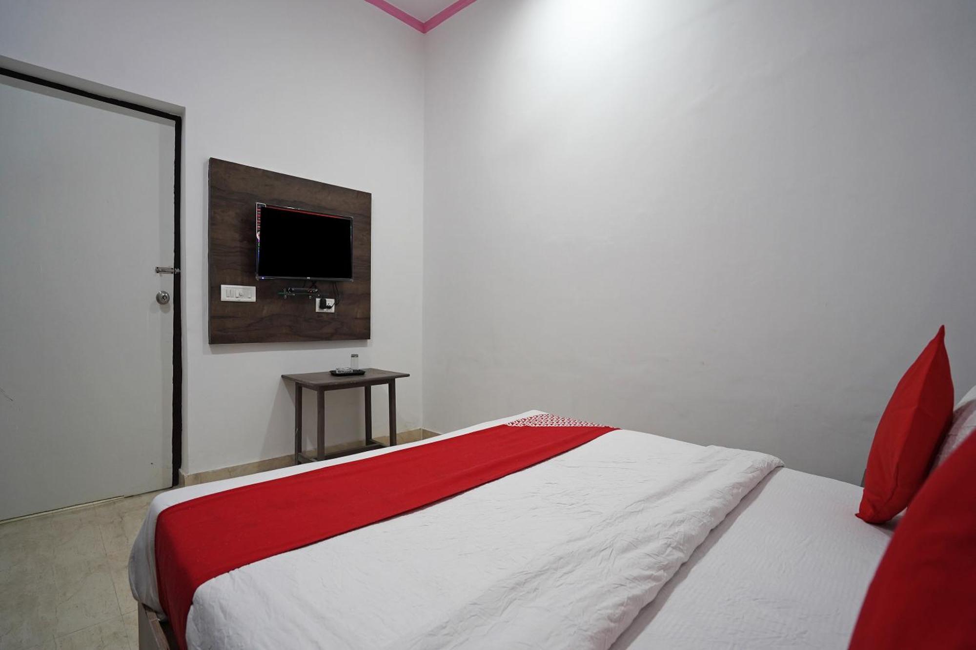 Hotel O White House 4*