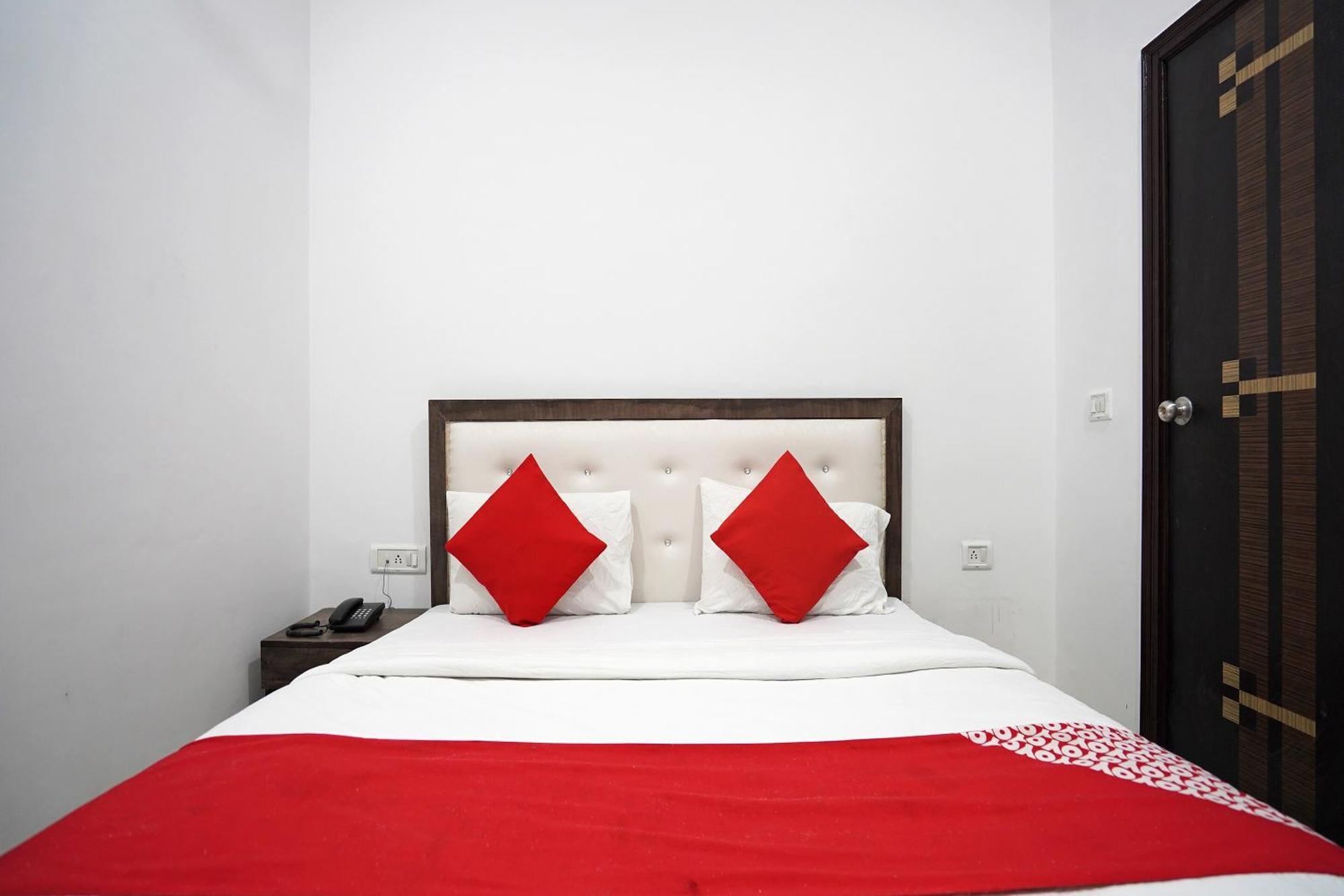 Hotel O White House New Delhi