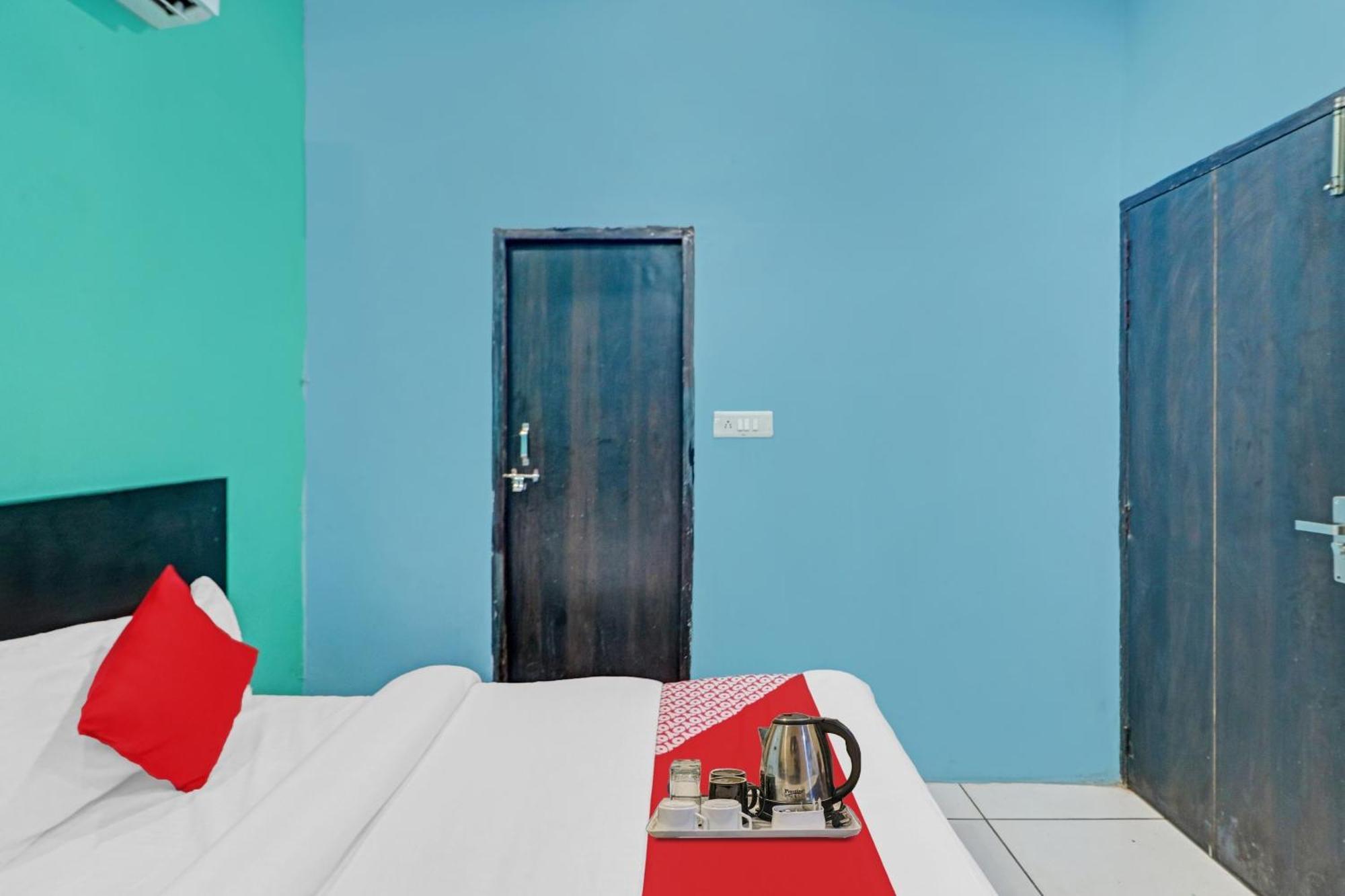 O Red Stone 3* New Delhi