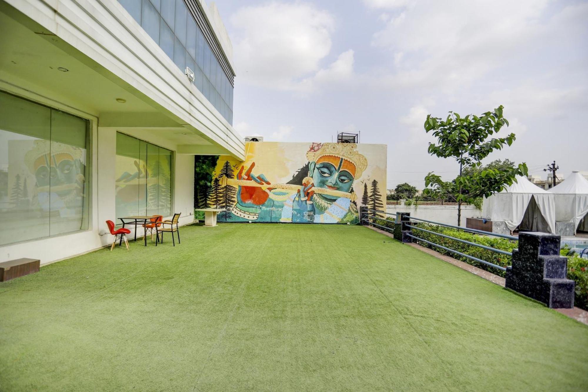 O Red Stone 3* New Delhi