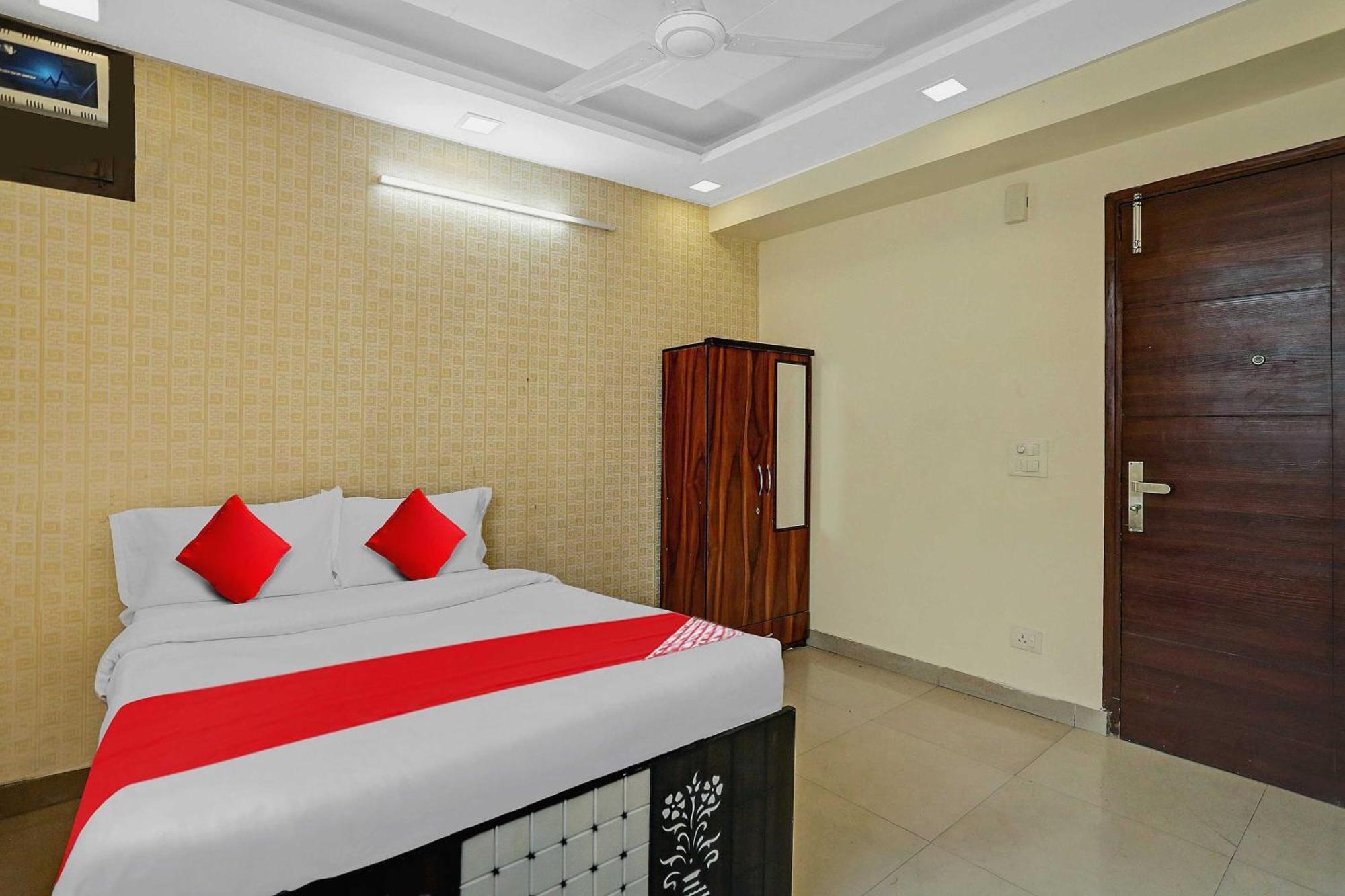 O Welcome Near Dlf Avenue Saket New Delhi