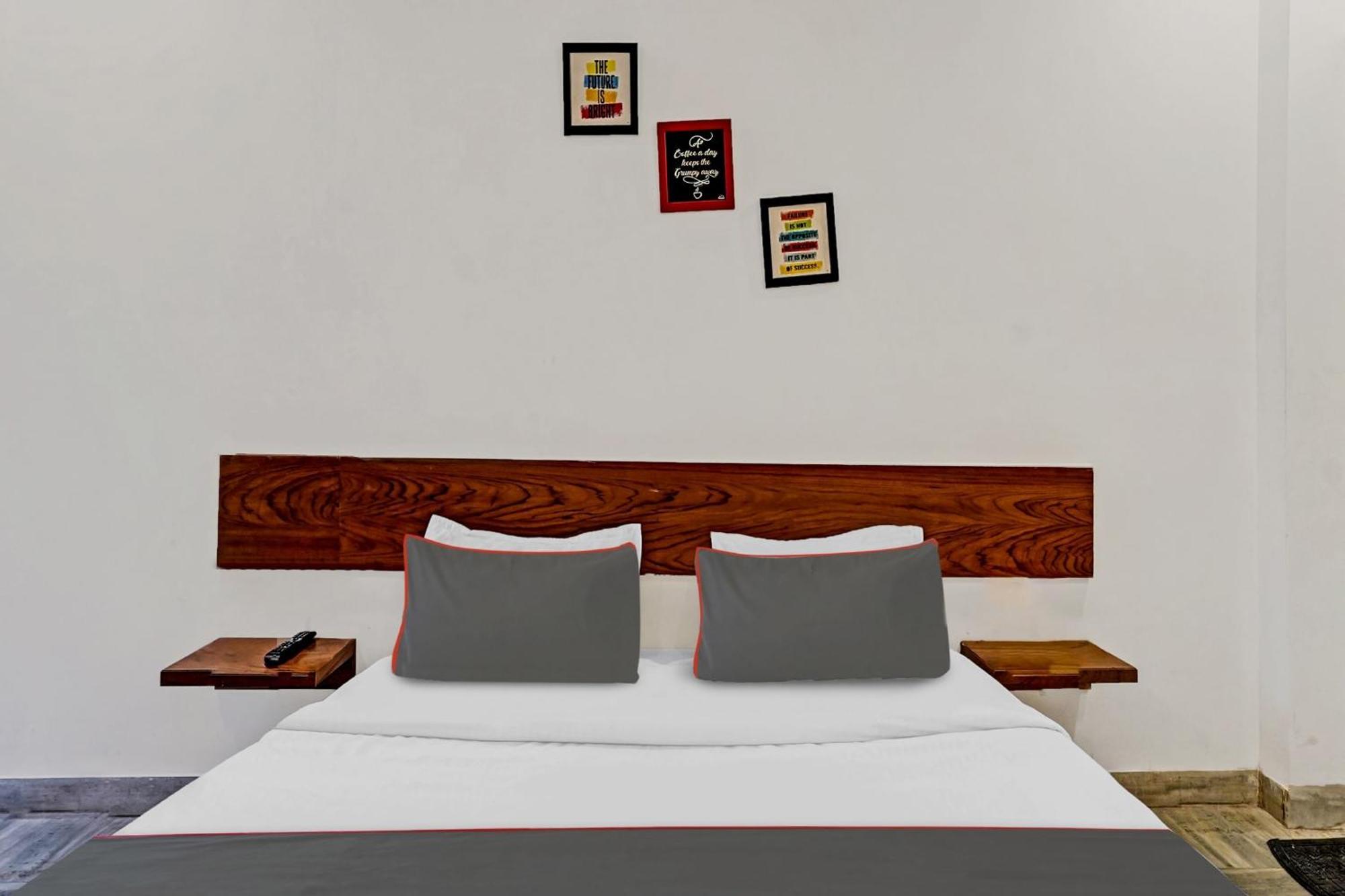 Super Collection O Amar Hotel New Delhi