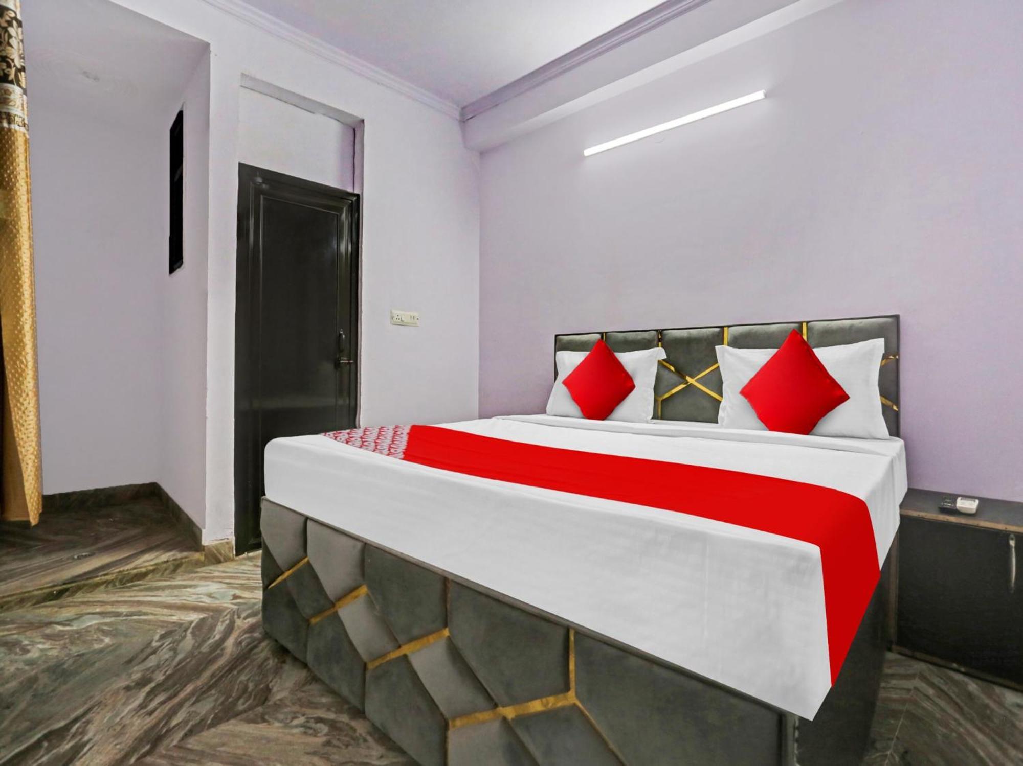 Hotel O Premium New Delhi