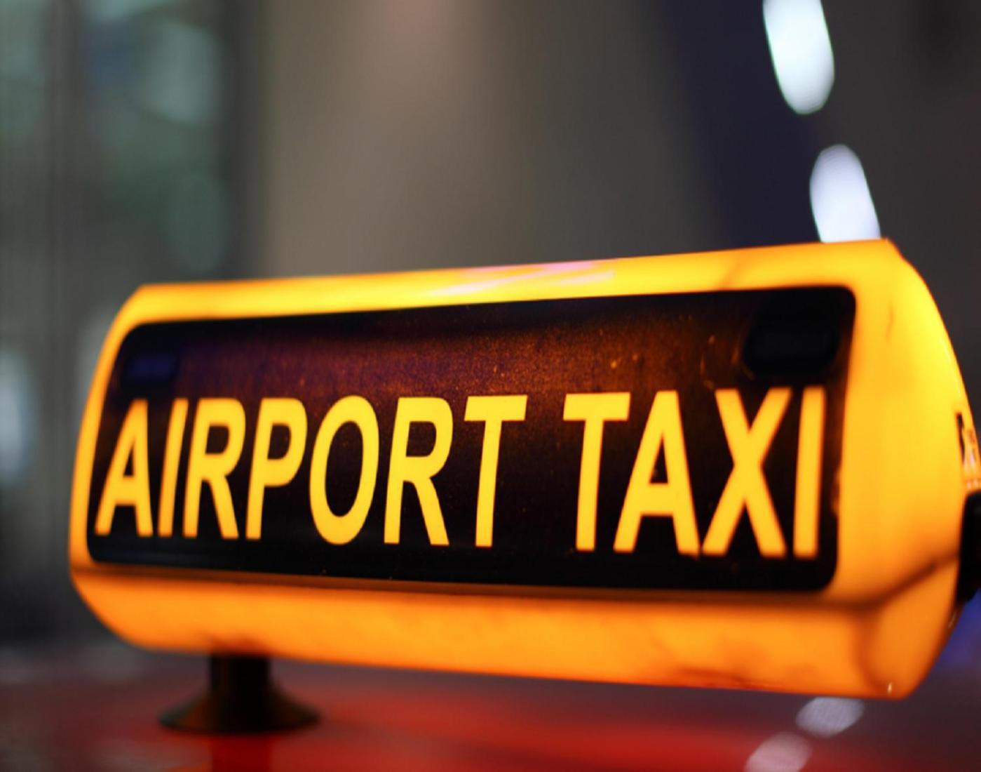 Linda Near International Airport By La Casa Hotel
