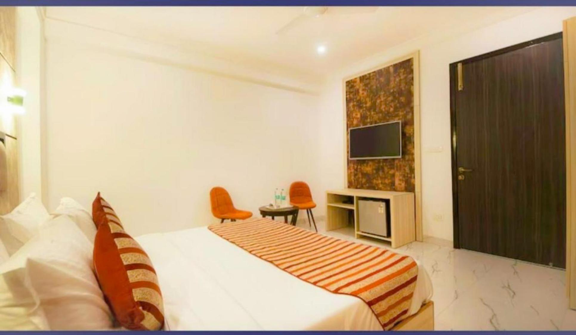 Hotel Shyam International - Near Terminal 3 Delhi Airport With - Free Airport Pickup And Drop 3* New Delhi