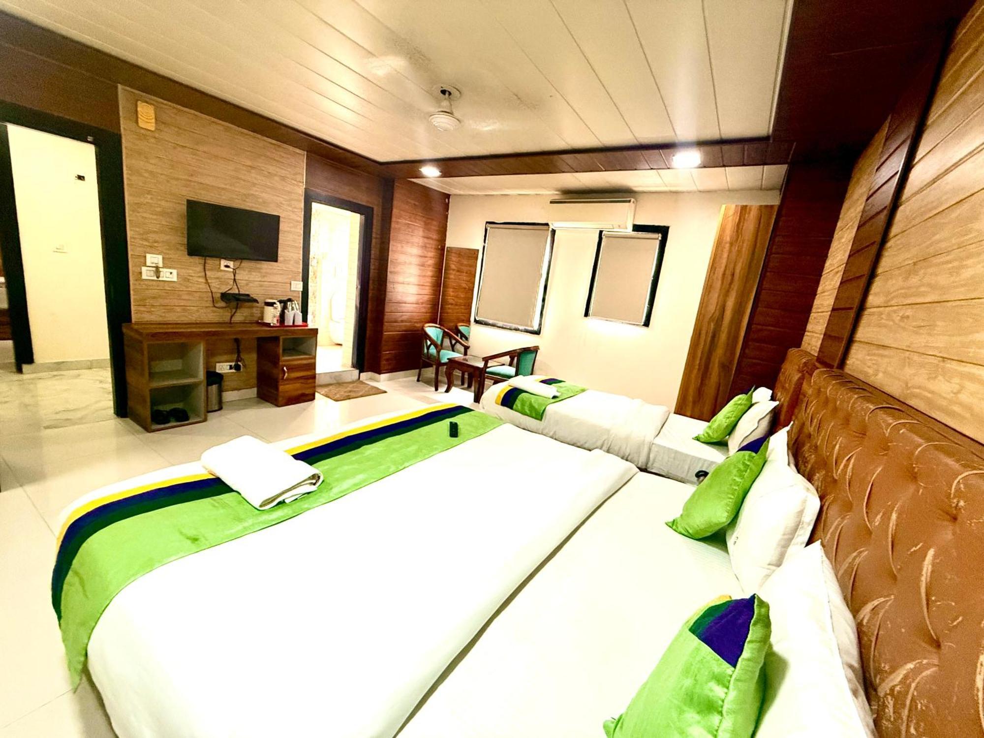 Nysha Near Igi Airport Delhi New Delhi