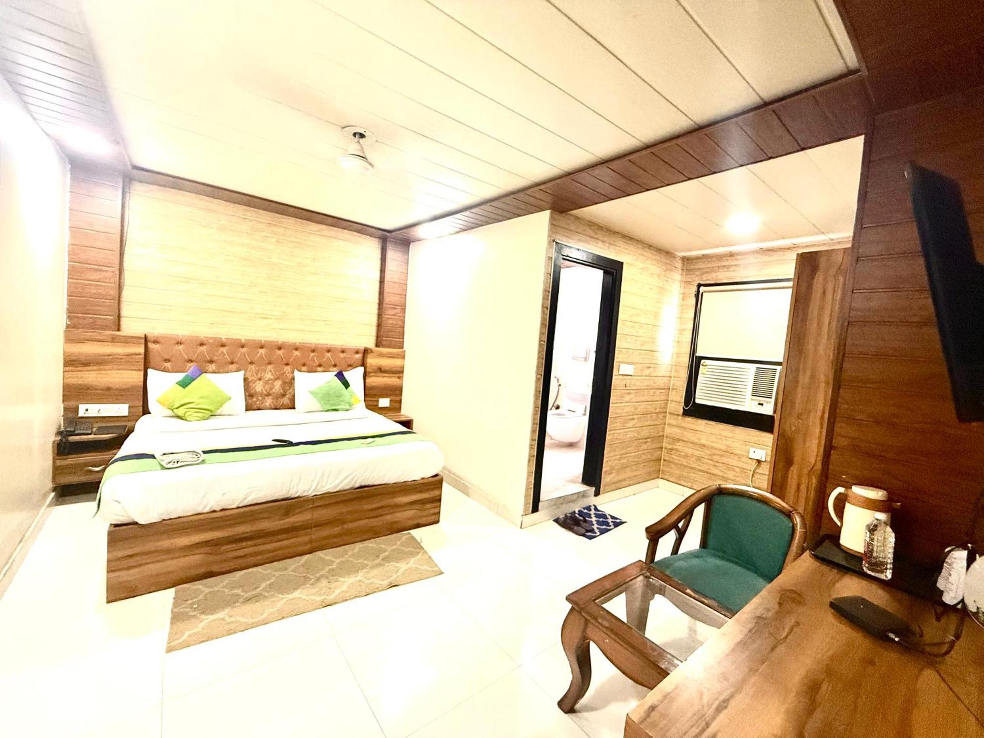 Nysha Near Igi Airport Delhi 4*
