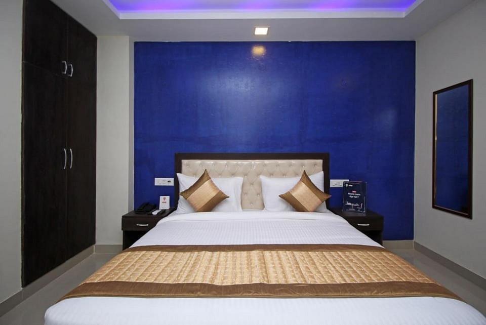 Airport Tourist Plaza Hotel 3*