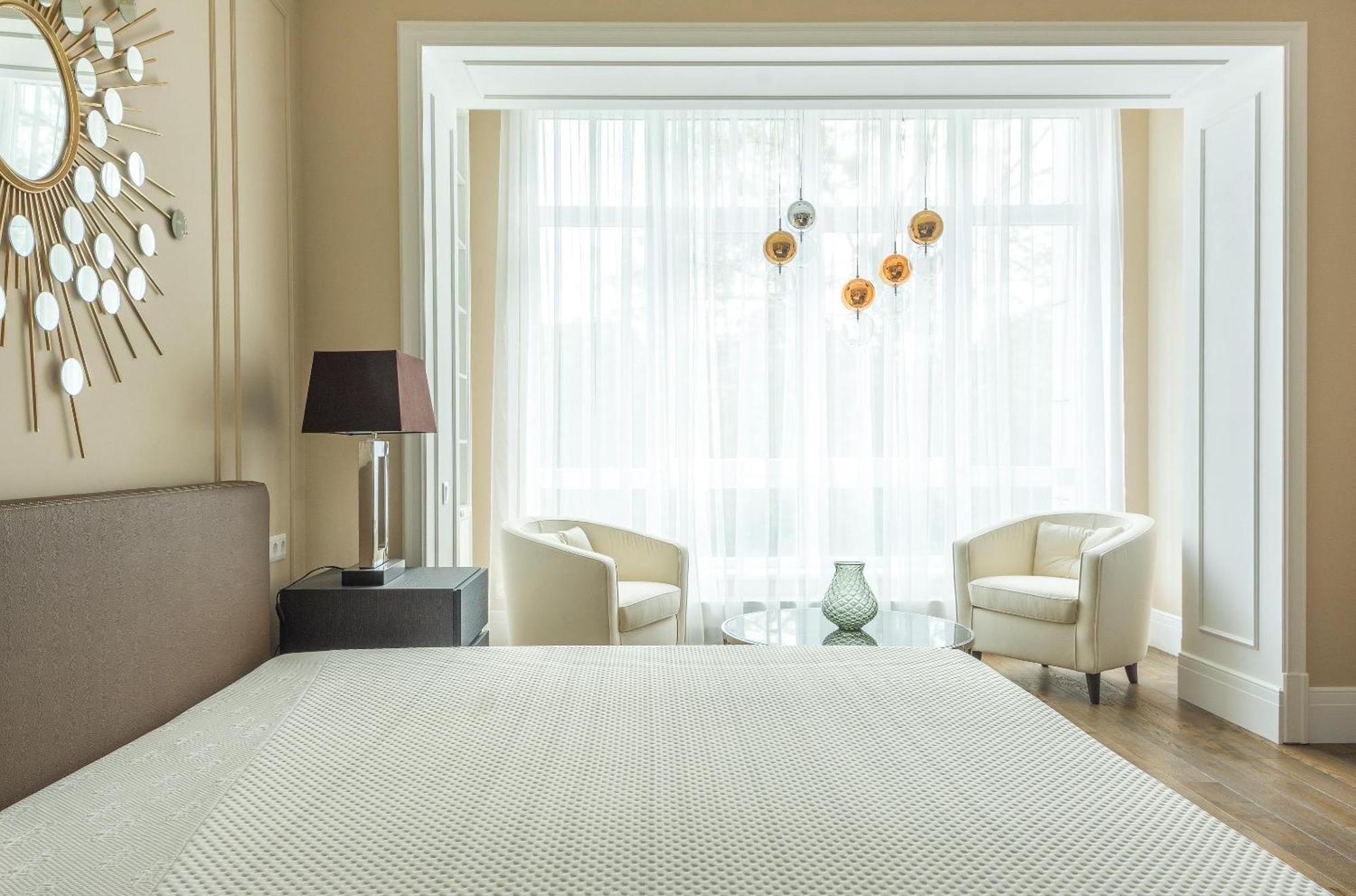 Hotel Seven Near Igi Airport New Delhi