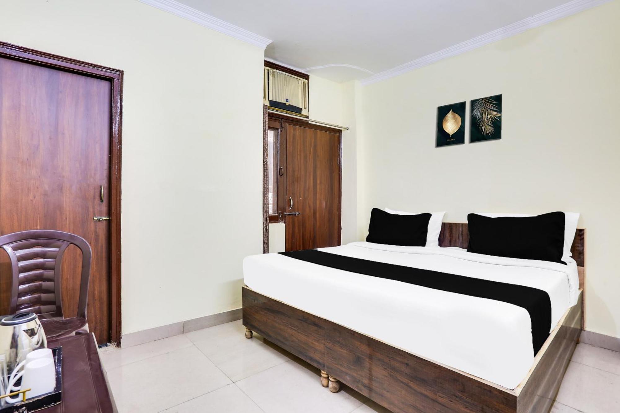 Hotel Super O Dwarka Metro 4*