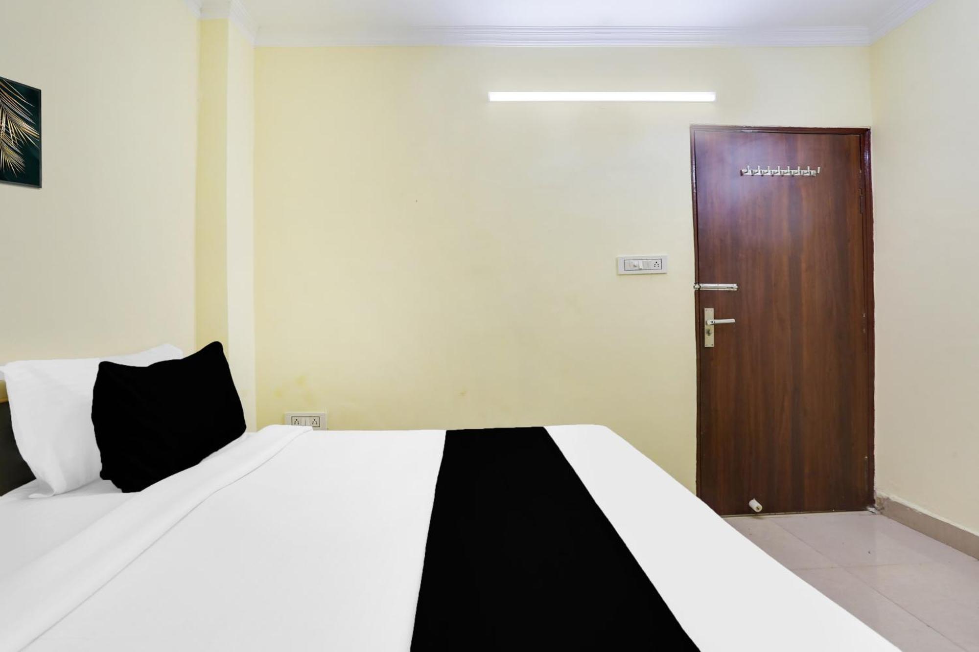 Super O Dwarka Metro Hotel 4*
