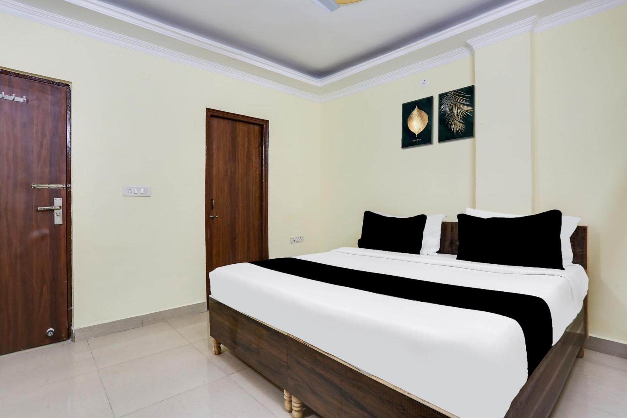 Hotel Super O Dwarka Metro 4*