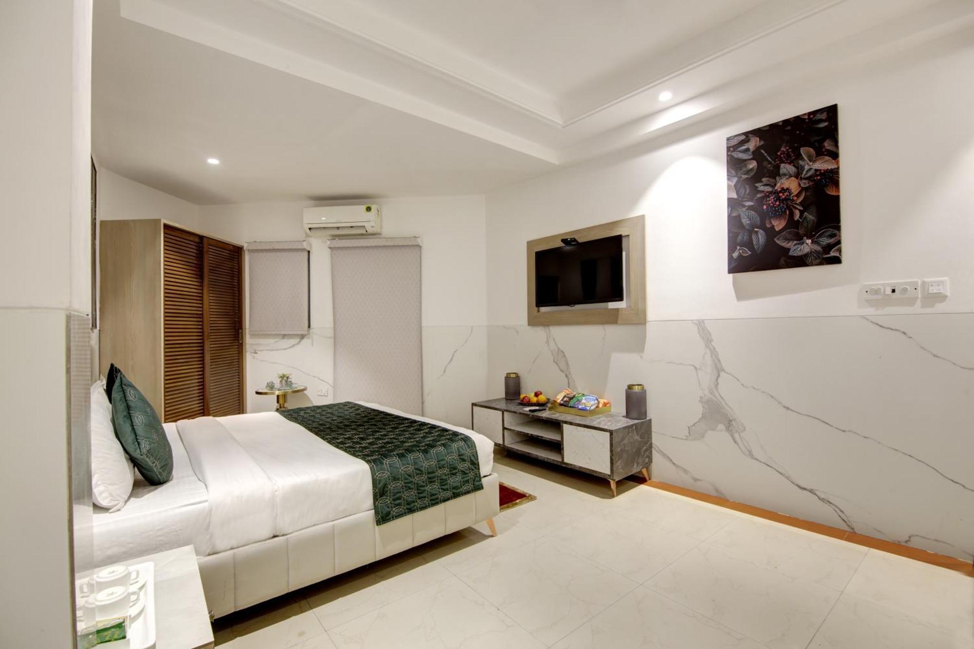 Hotel Delhi 37 4*