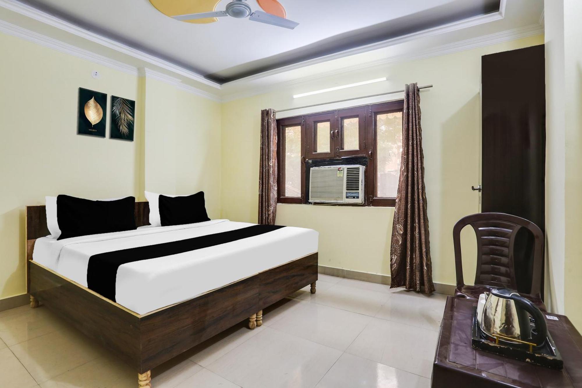 Hotel Super O Dwarka Metro 4*
