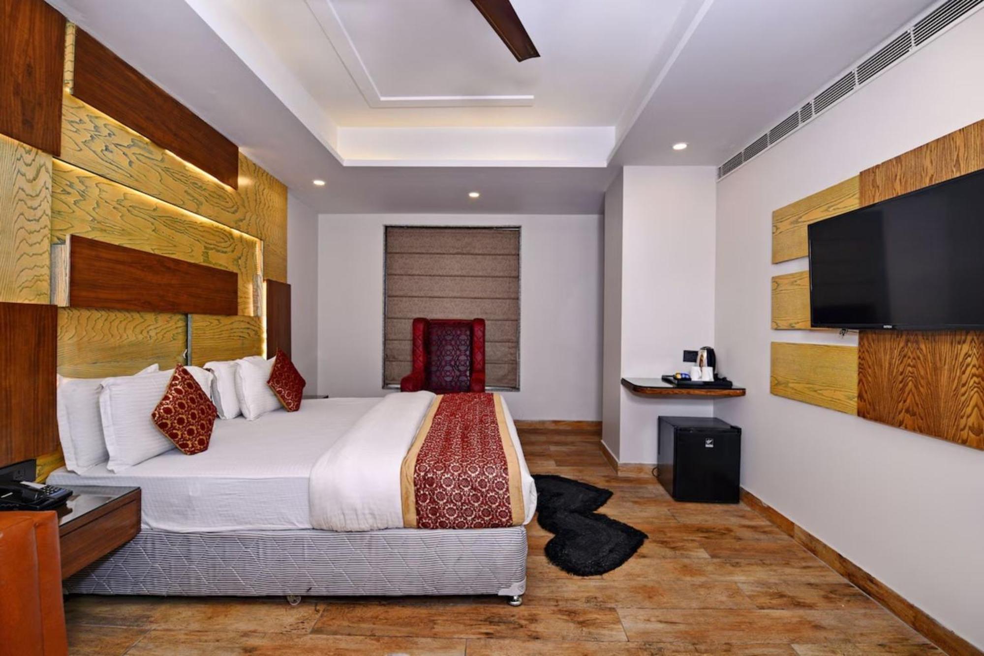 N Maharani Free Airport Pickup 4* New Delhi