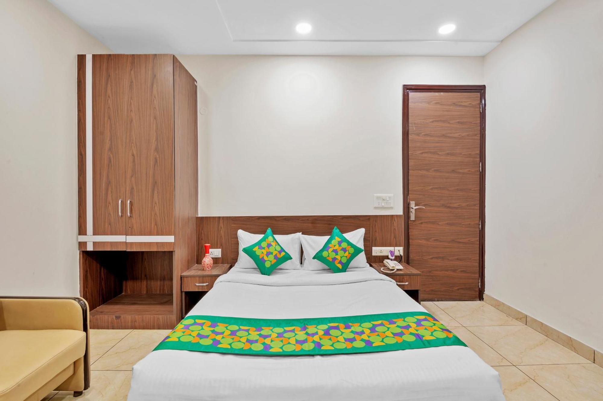 Treebo Elegant Palace Hotel