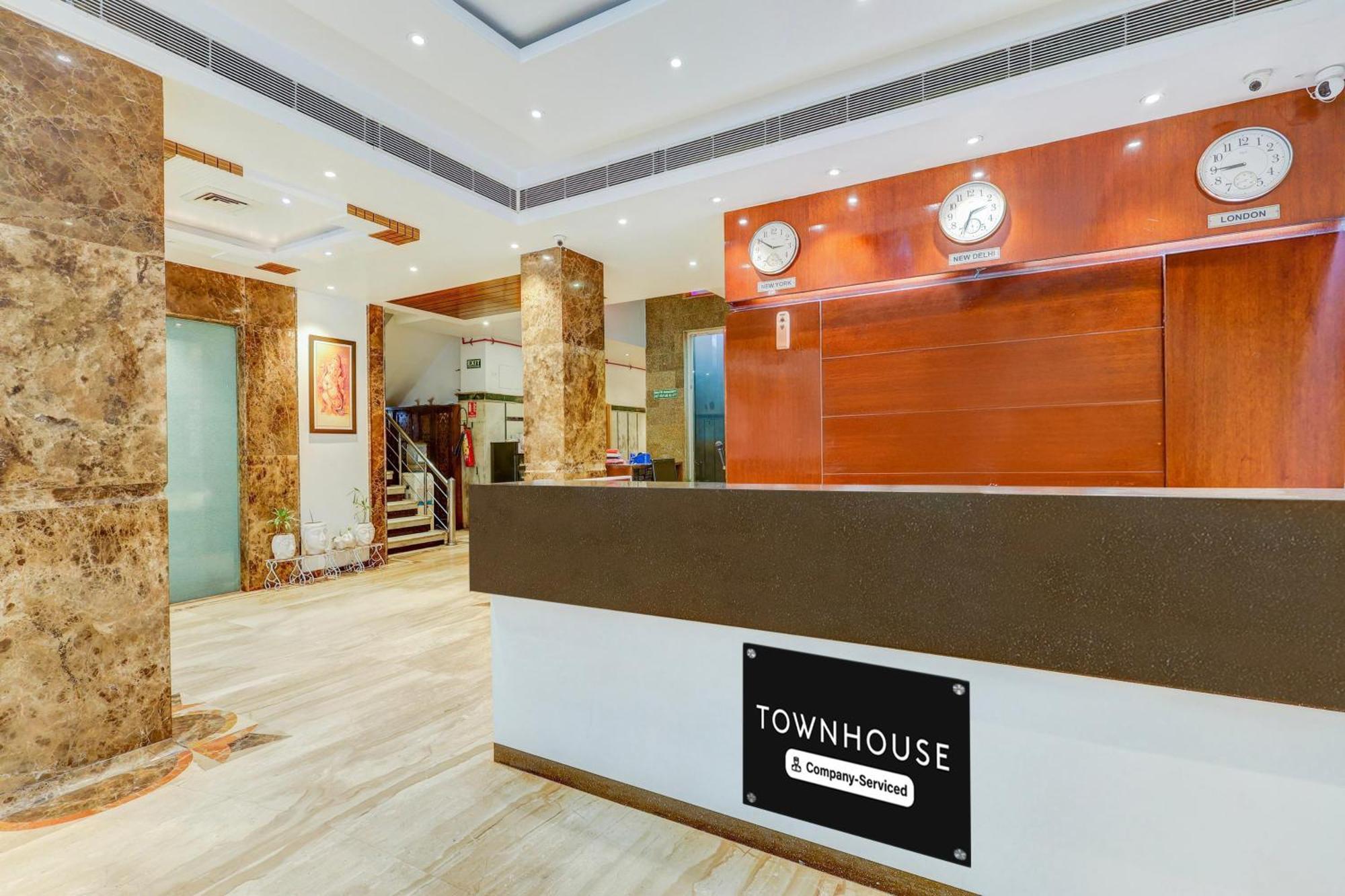 Super Townhouse Arakashan Road Paharganj Formerly Mohan International 3*