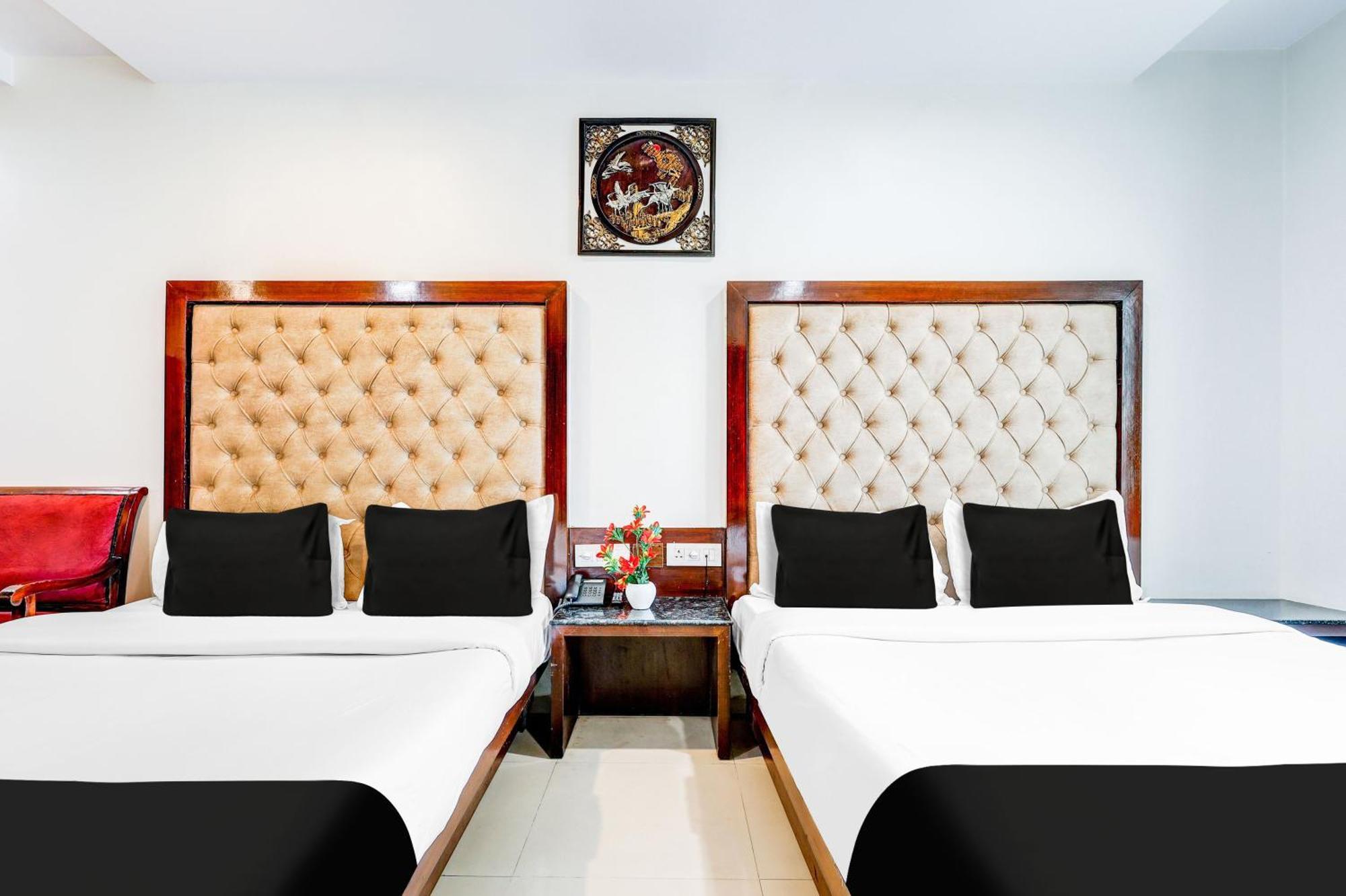 Super Townhouse Arakashan Road Paharganj Formerly Mohan International 3* New Delhi