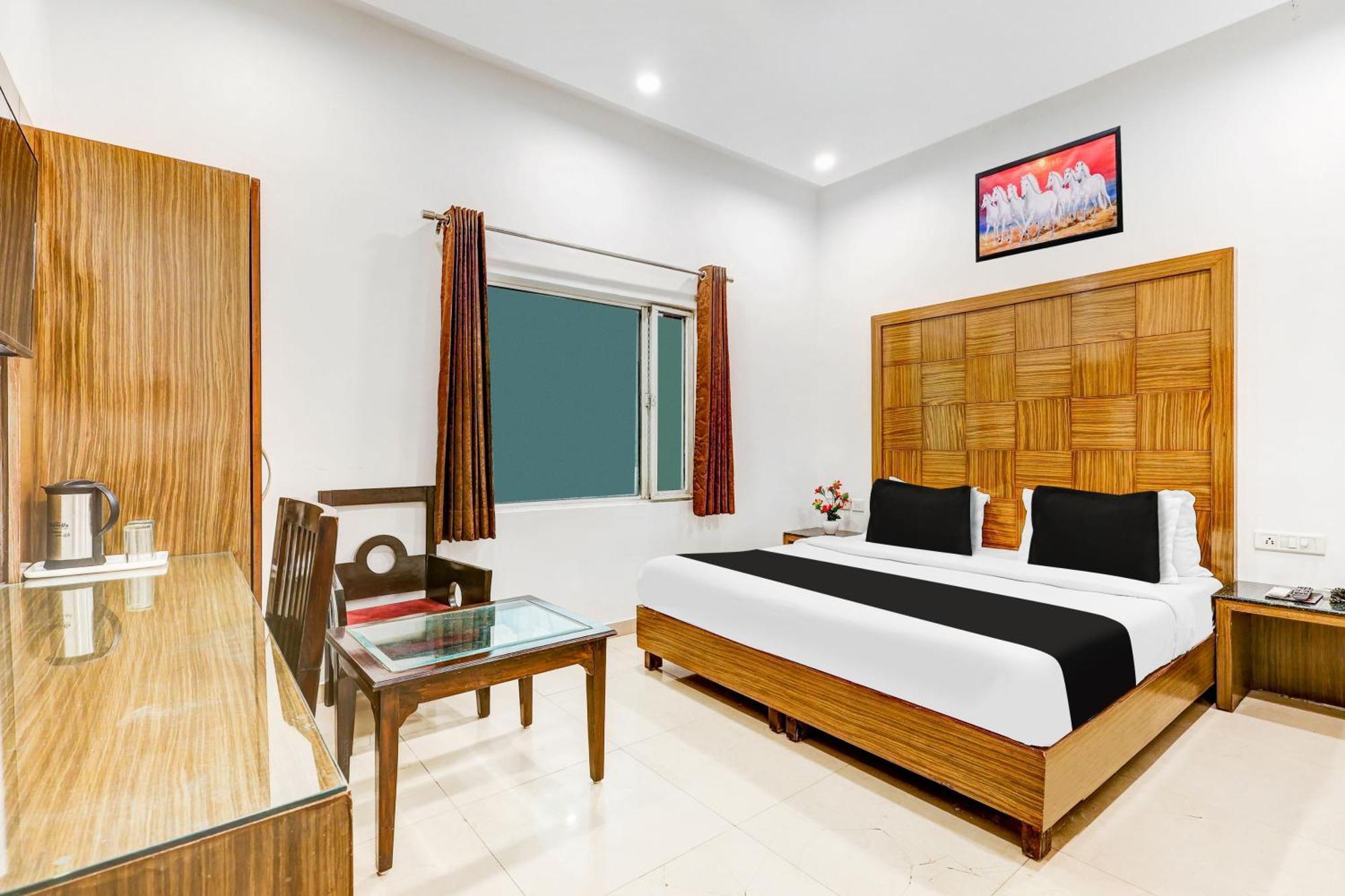 Super Townhouse Arakashan Road Paharganj Formerly Mohan International Hotel New Delhi