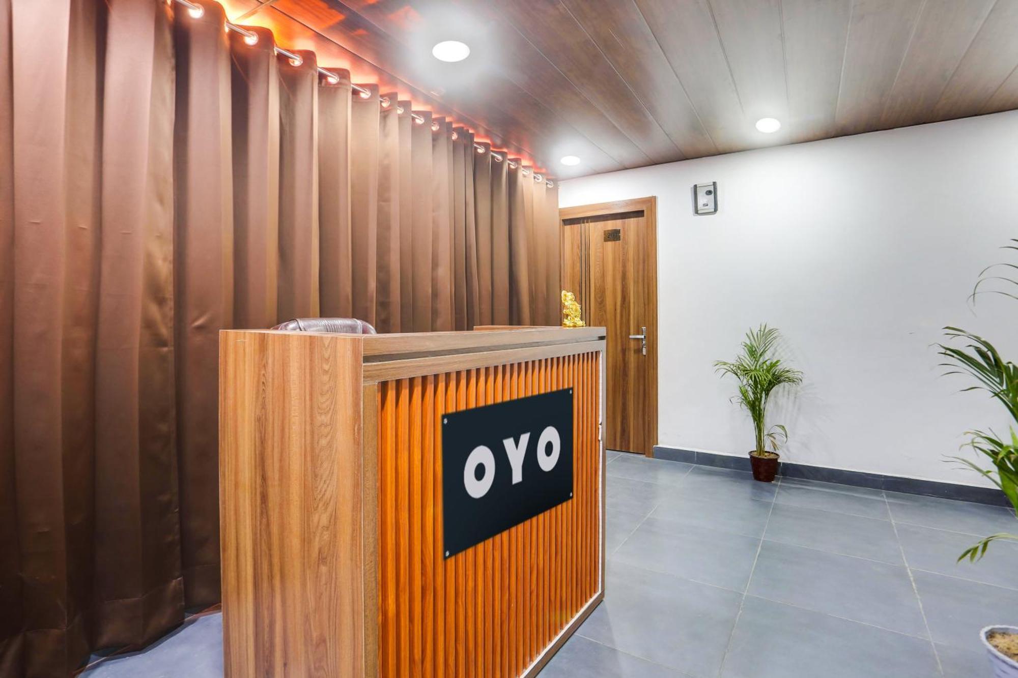 O The Signature Hotel