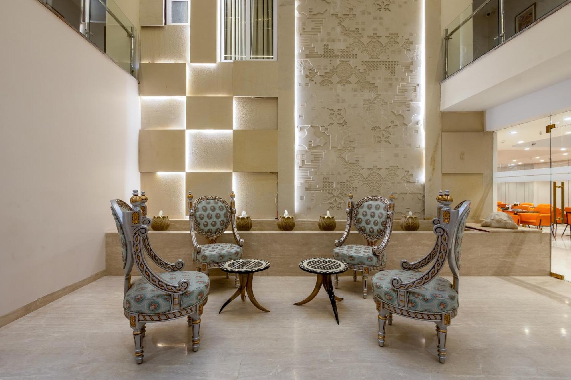 Ginger Palace Near Delhi Airport *