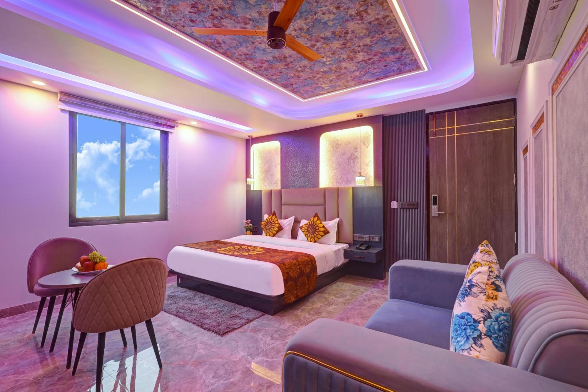 Hotel Armani At Delhi Airport