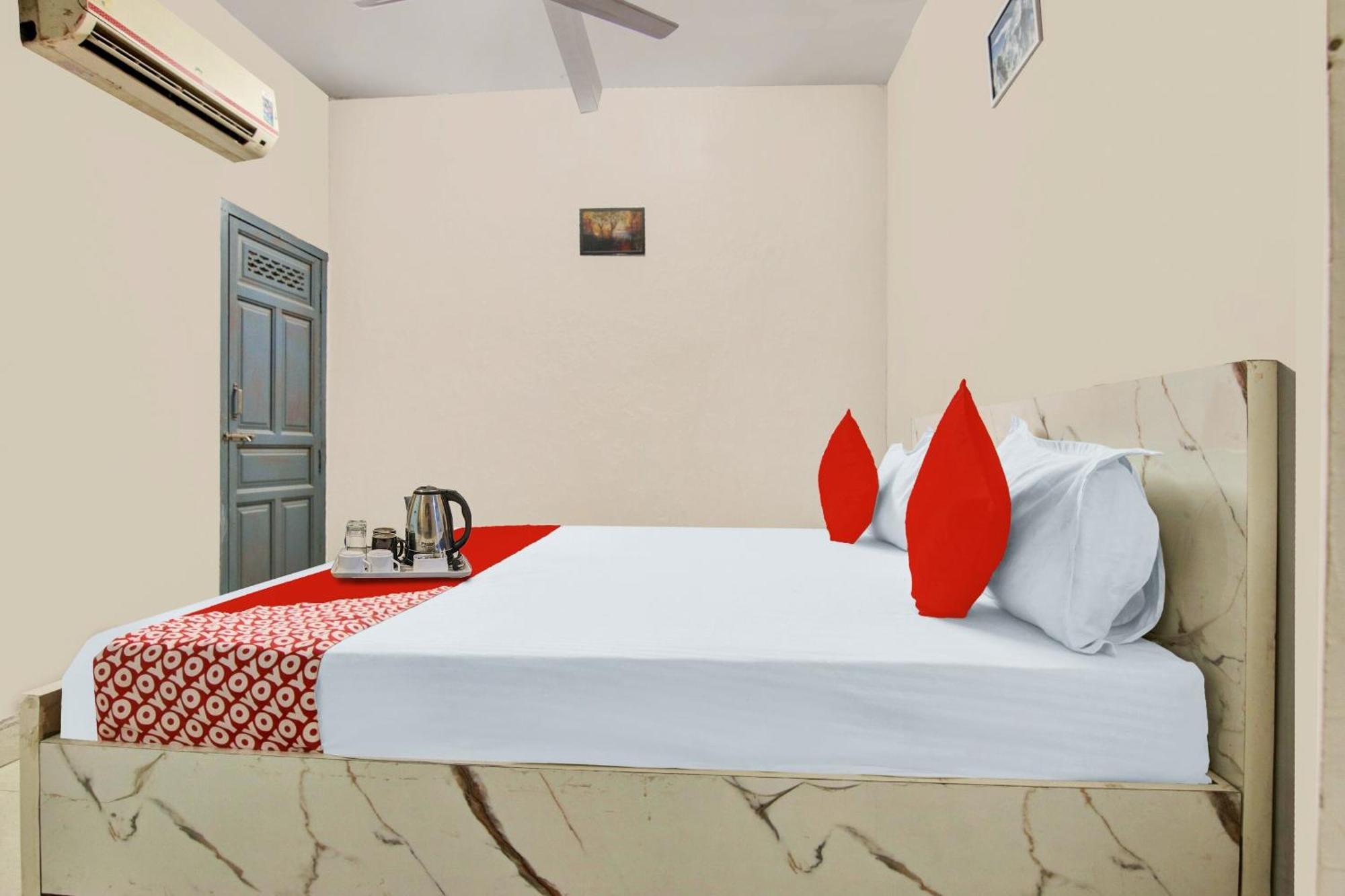 O Swarg Residency Near Nangloi Railway Station Metro Station