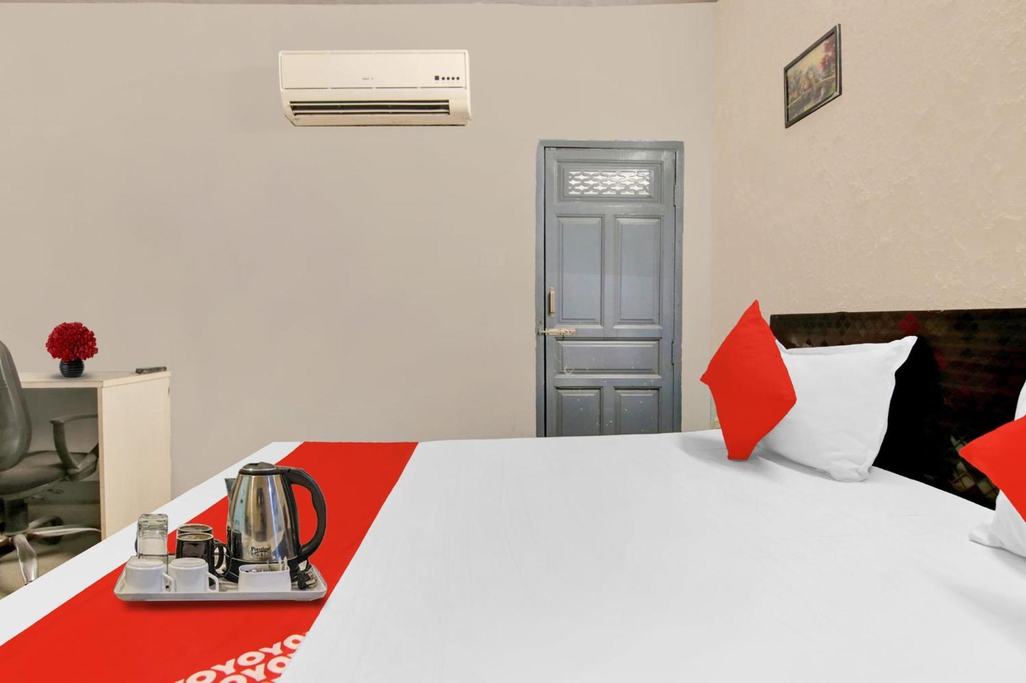 O Swarg Residency Near Nangloi Railway Station Metro Station