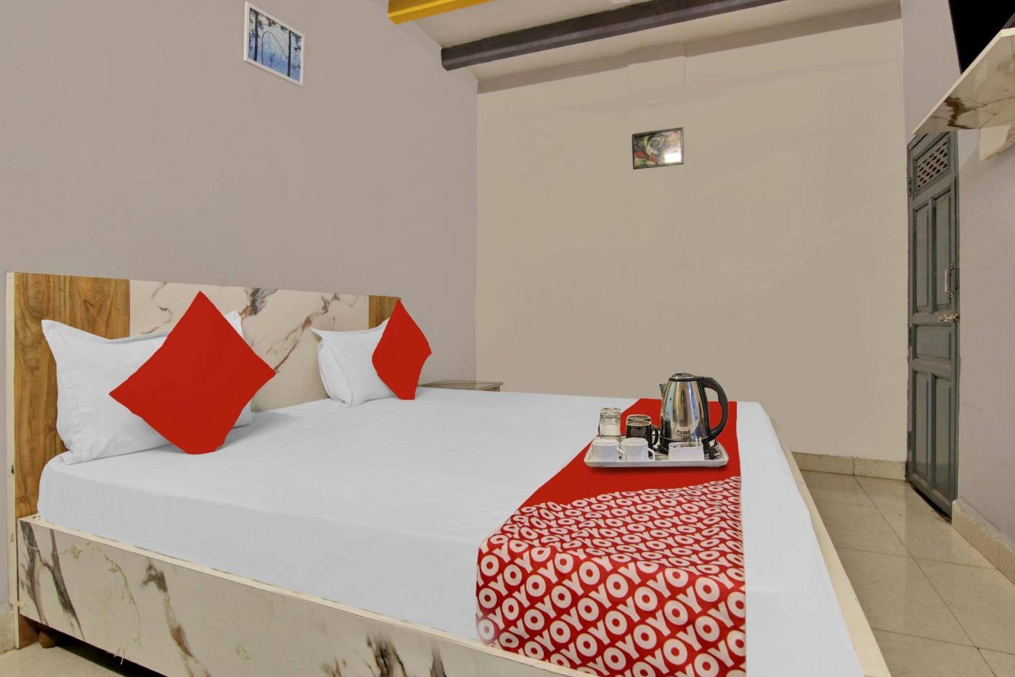 O Swarg Residency Near Nangloi Railway Station Metro Station 3*
