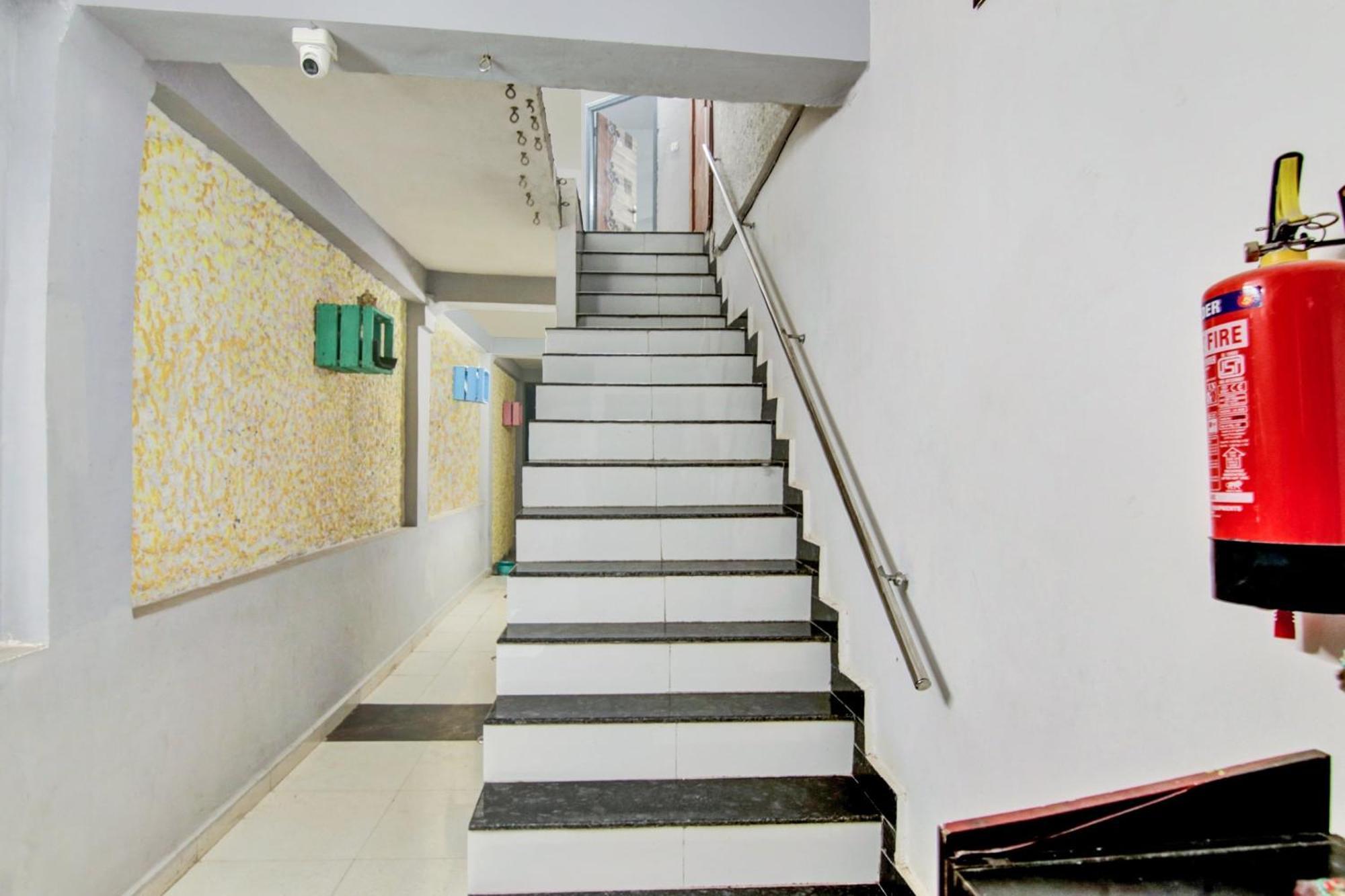 O Swarg Residency Near Nangloi Railway Station Metro Station