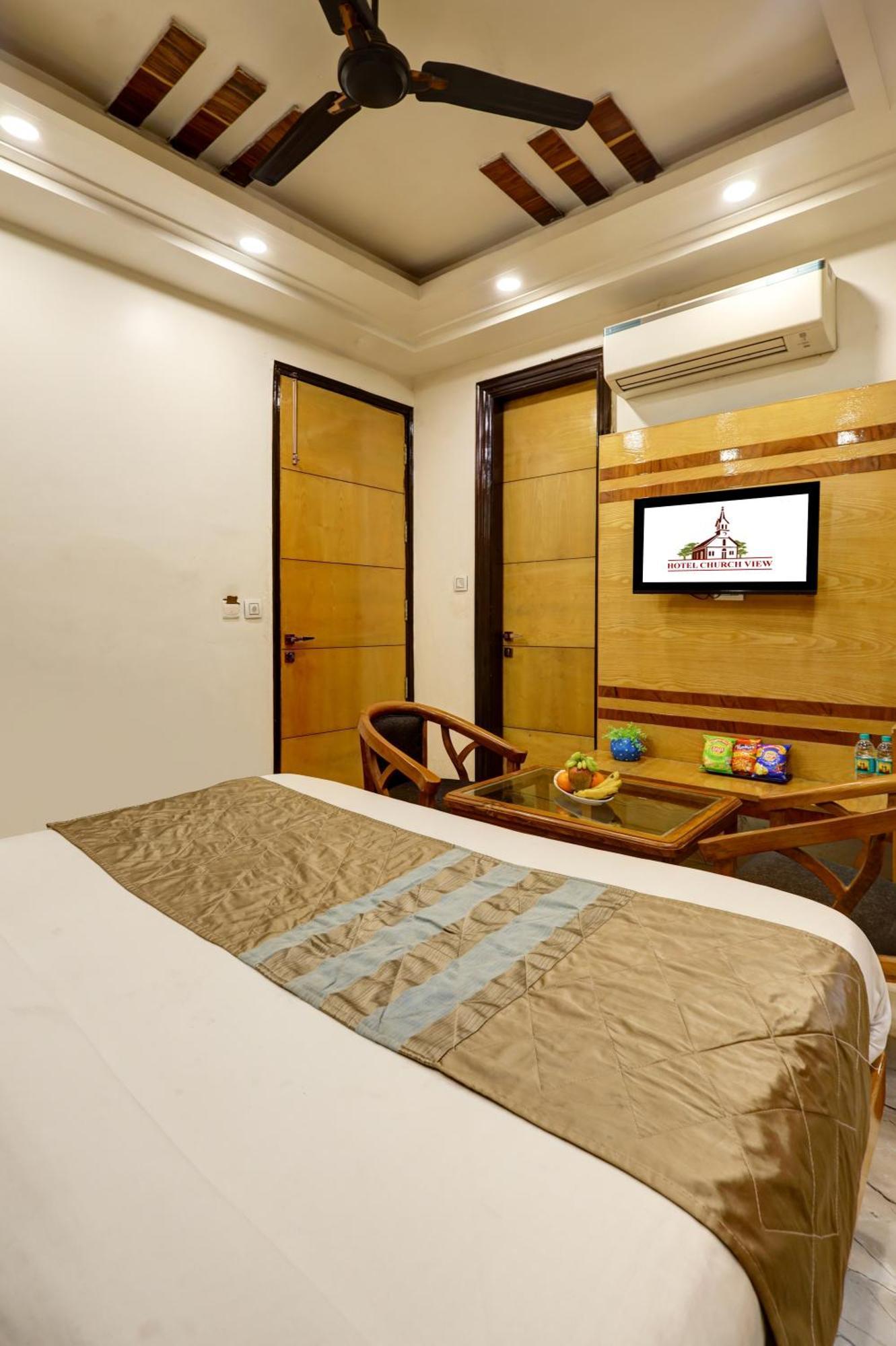 Church View 2 Min Walk From Near Railway Station Hotel 3*