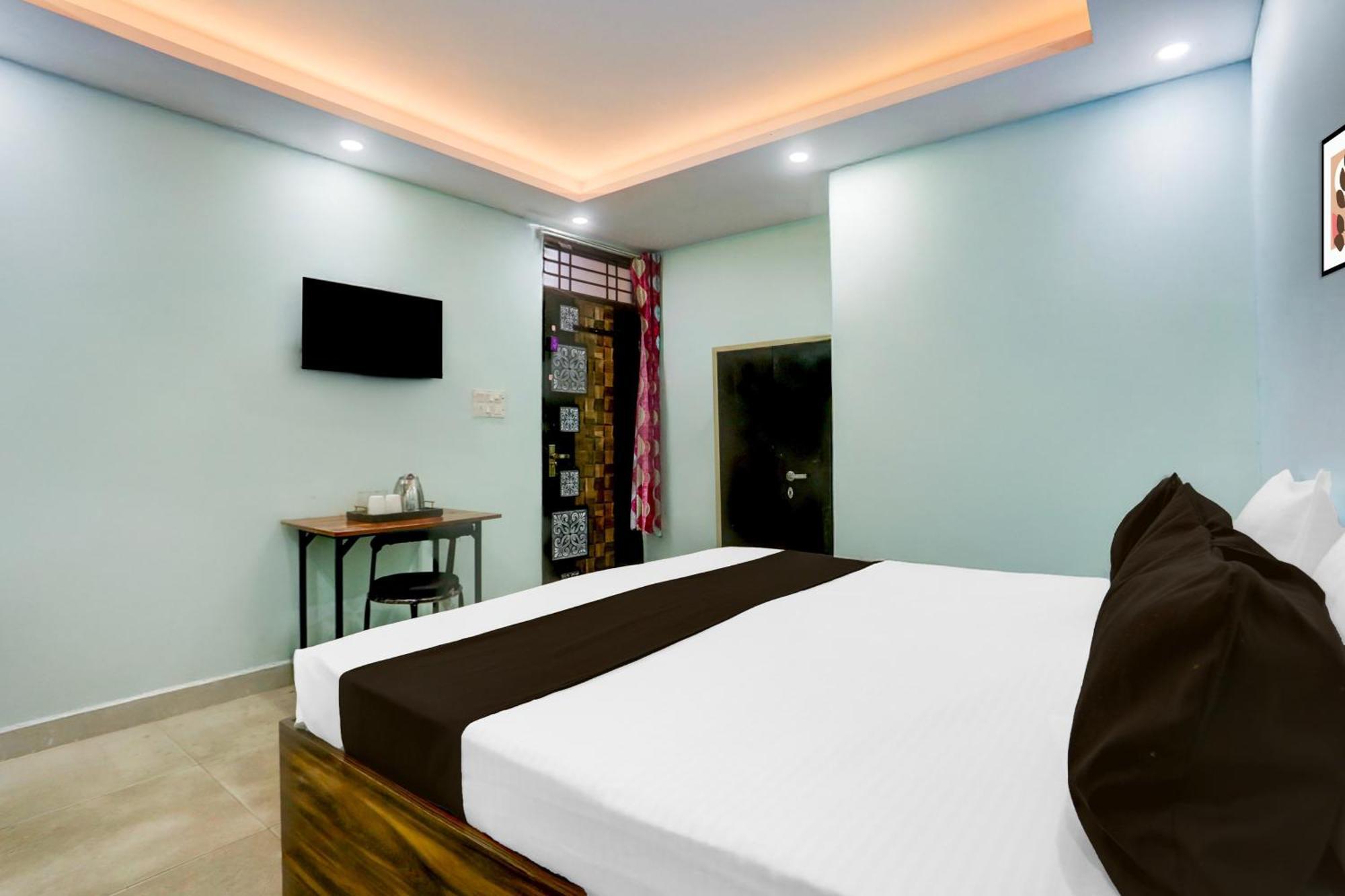 Hotel O Tree House New Delhi