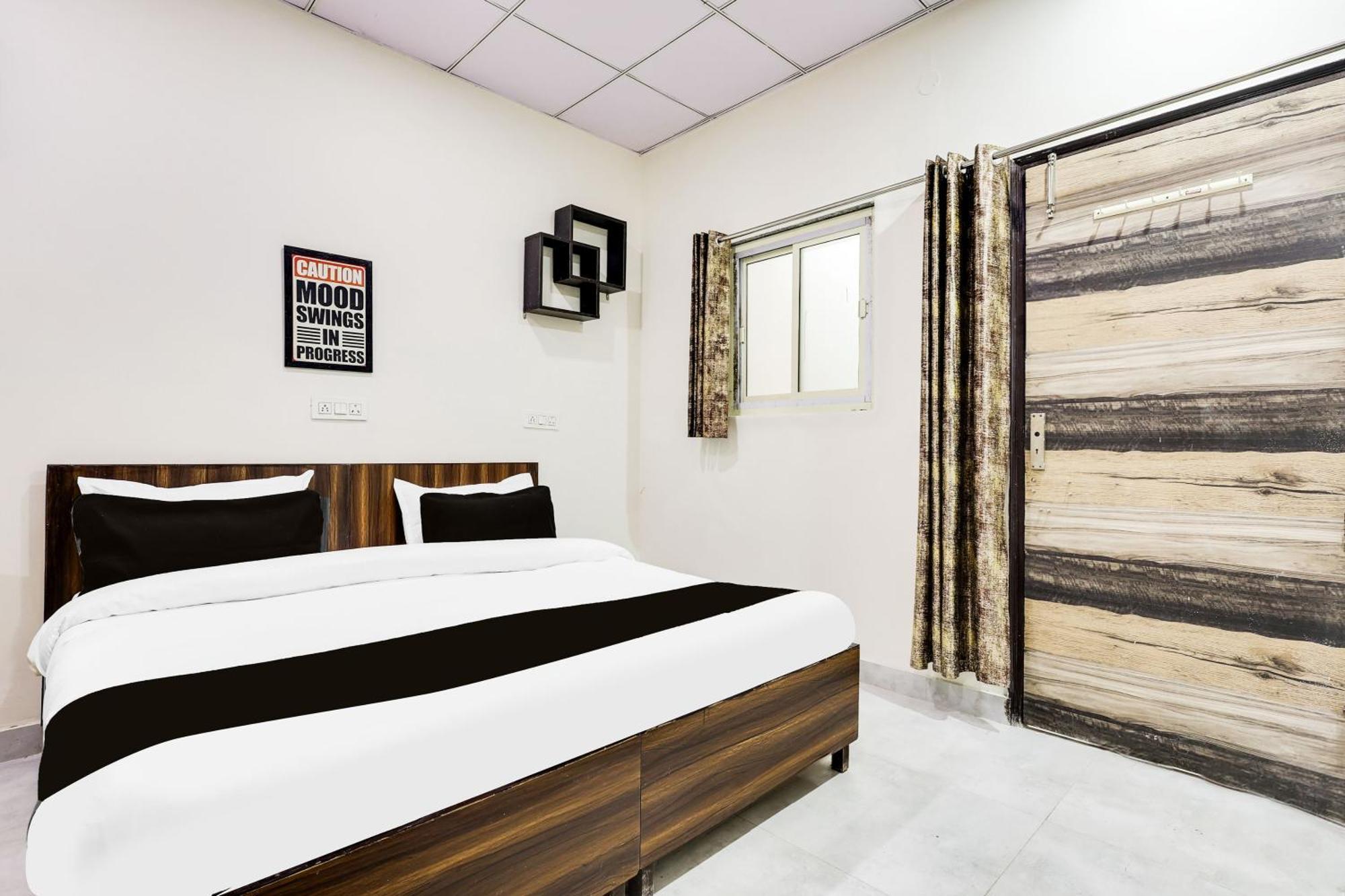 O 83167 Golden Key Hotel