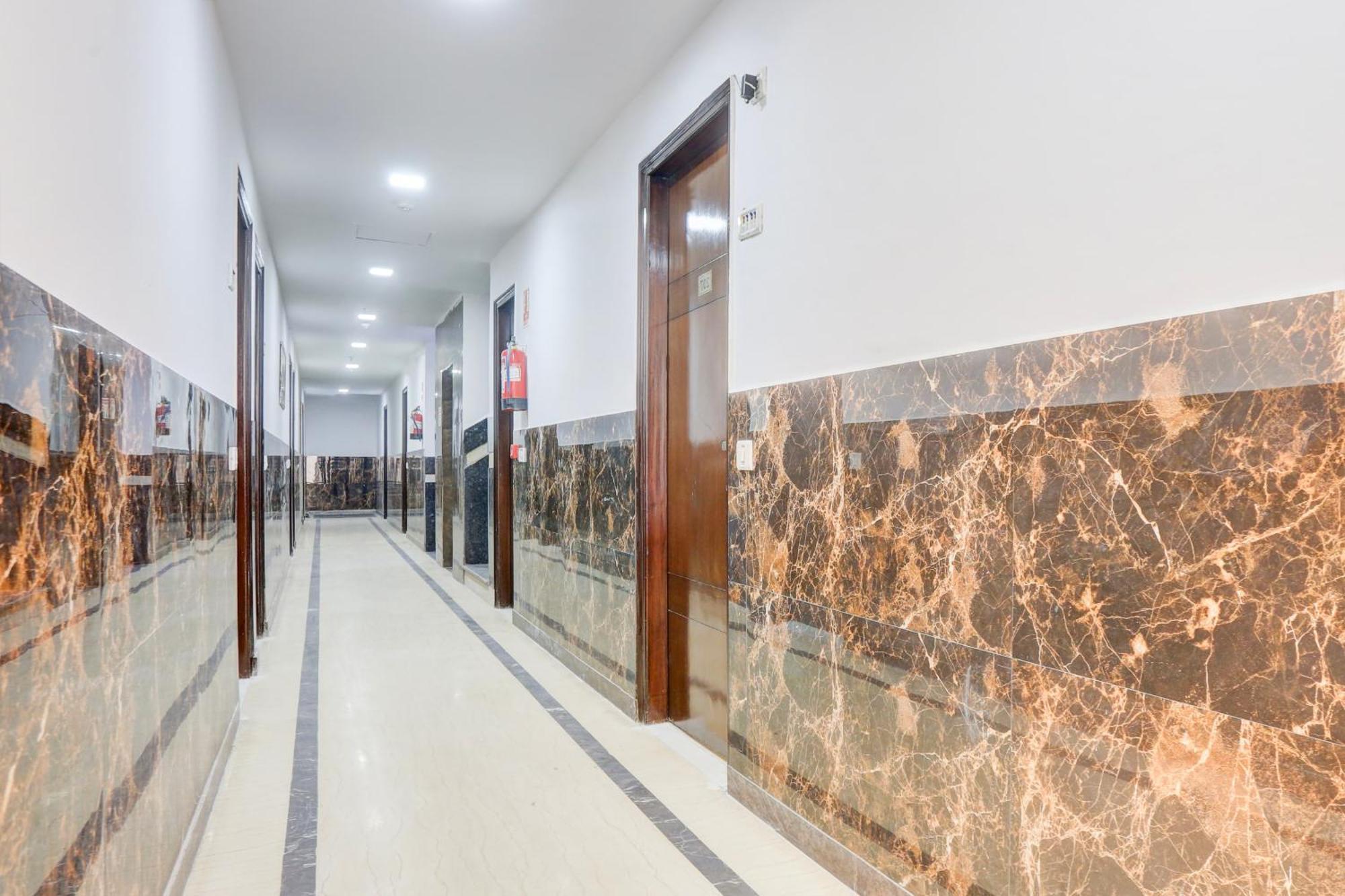 Collection O Mahipalpur Near Airport Formerly Jindal Palace Hotel Nova Deli