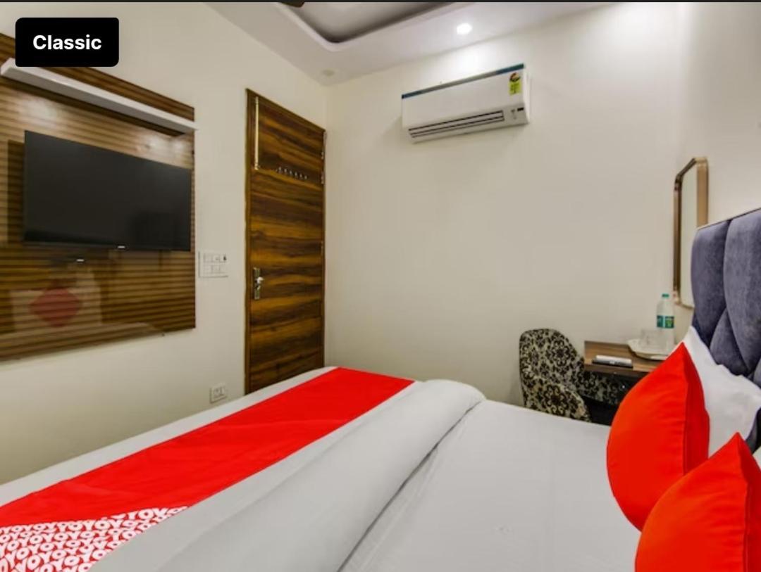 S R S Residency Hotel 2*