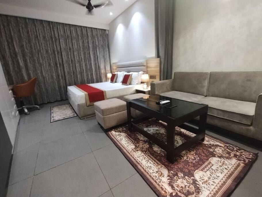 Interstellar View At 22nd Floor Flat No 2229 New Delhi