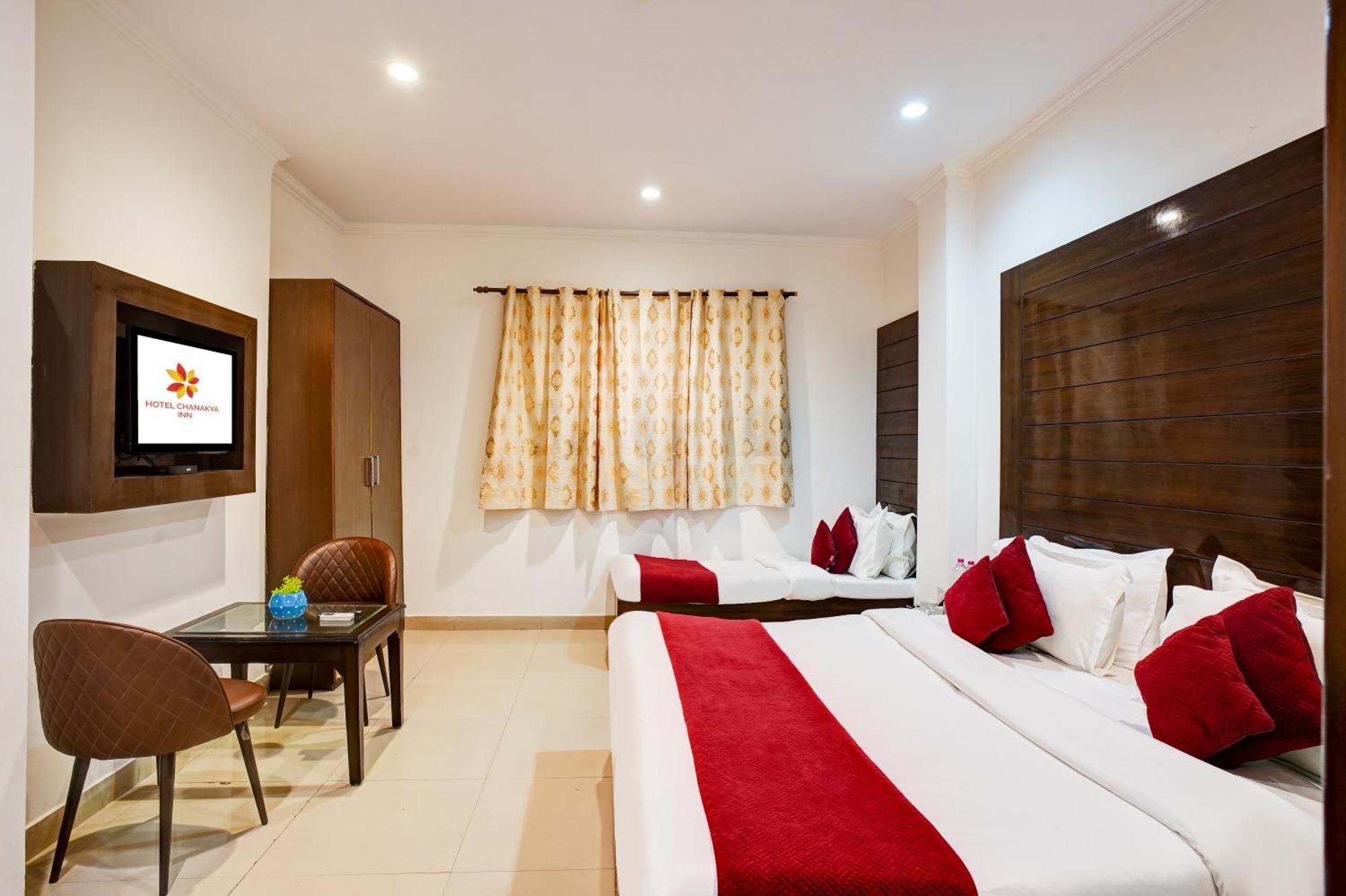 Chanakya Hotel 4*