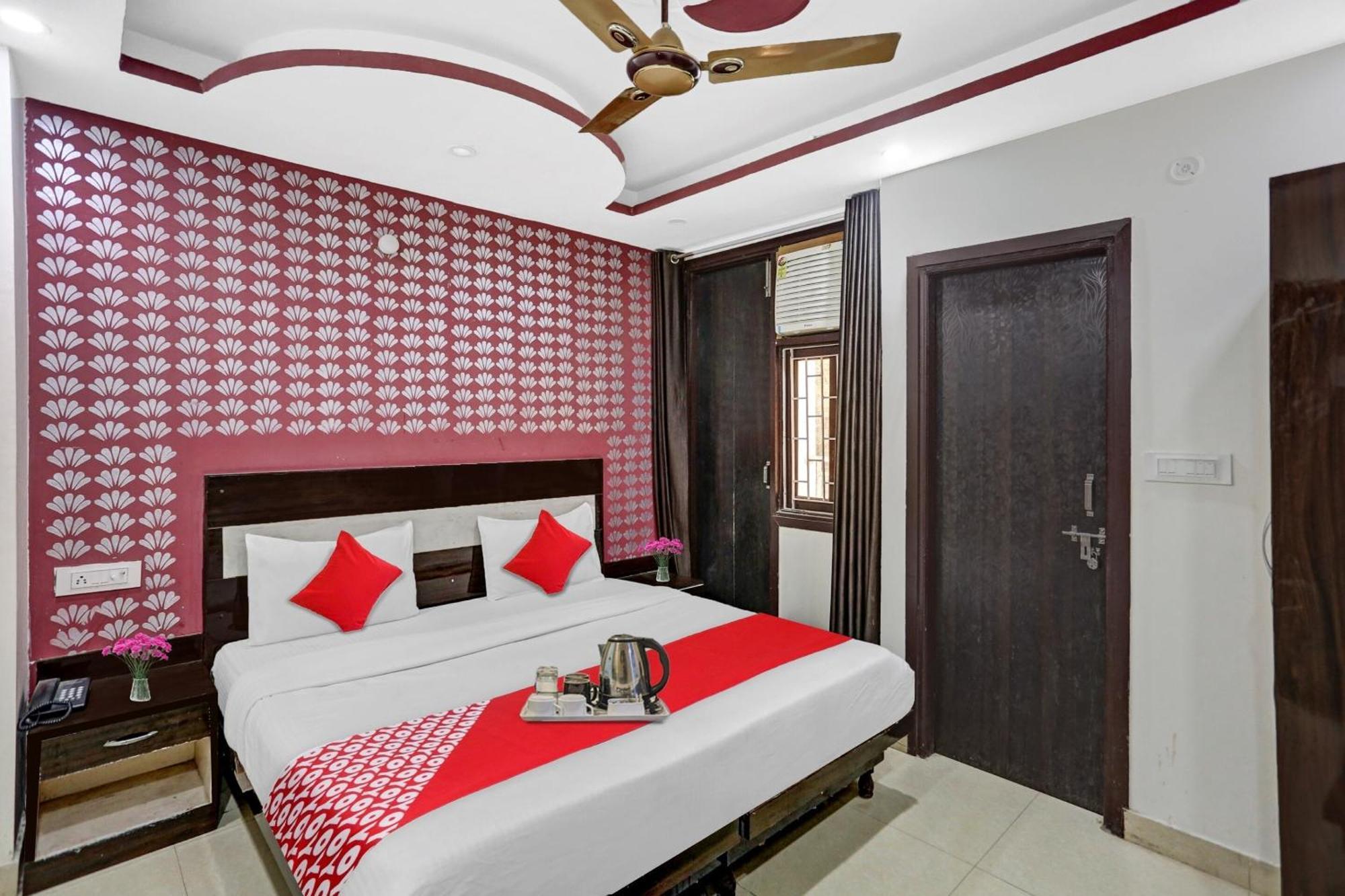 O Blue Orchid 3* New Delhi