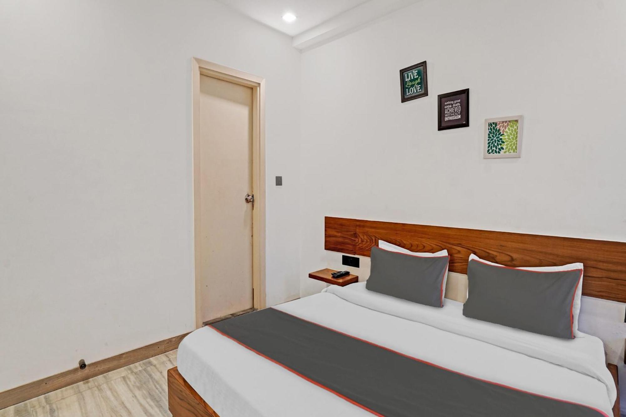Hotel Super Collection O Amar
