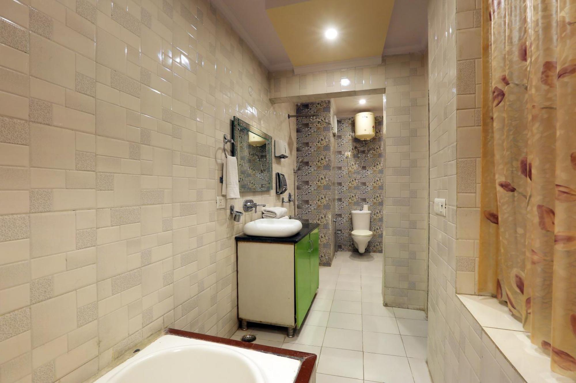 Hotel Airport Castl Blu New Delhi