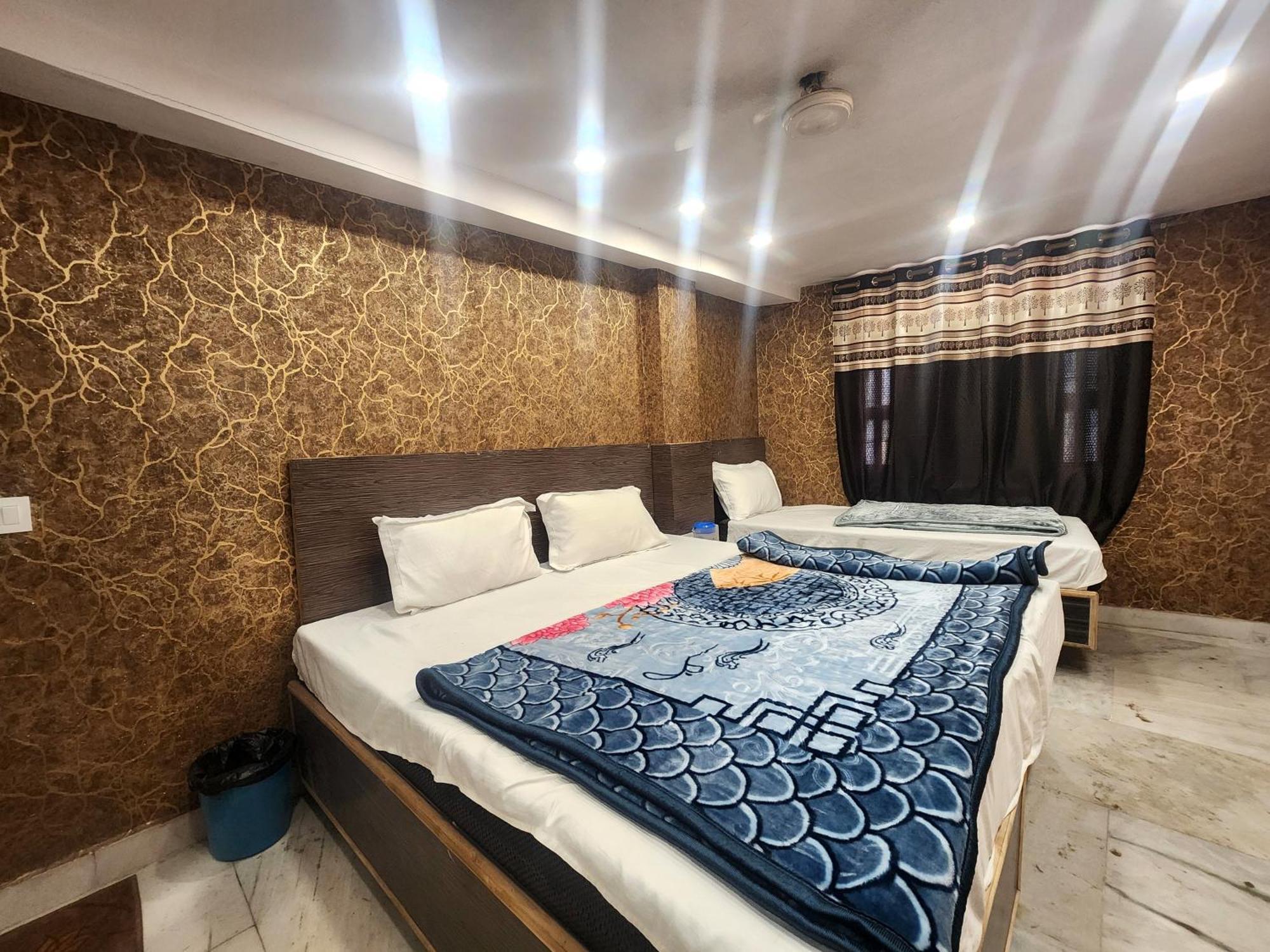 The Divine Hotel 3*