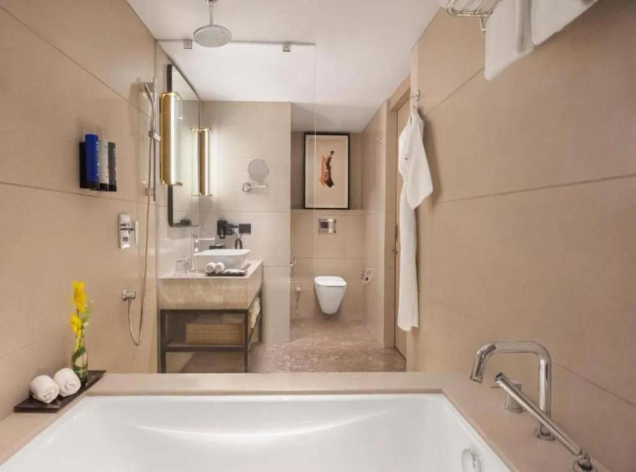Hotel Rosewood Near Delhi Airport