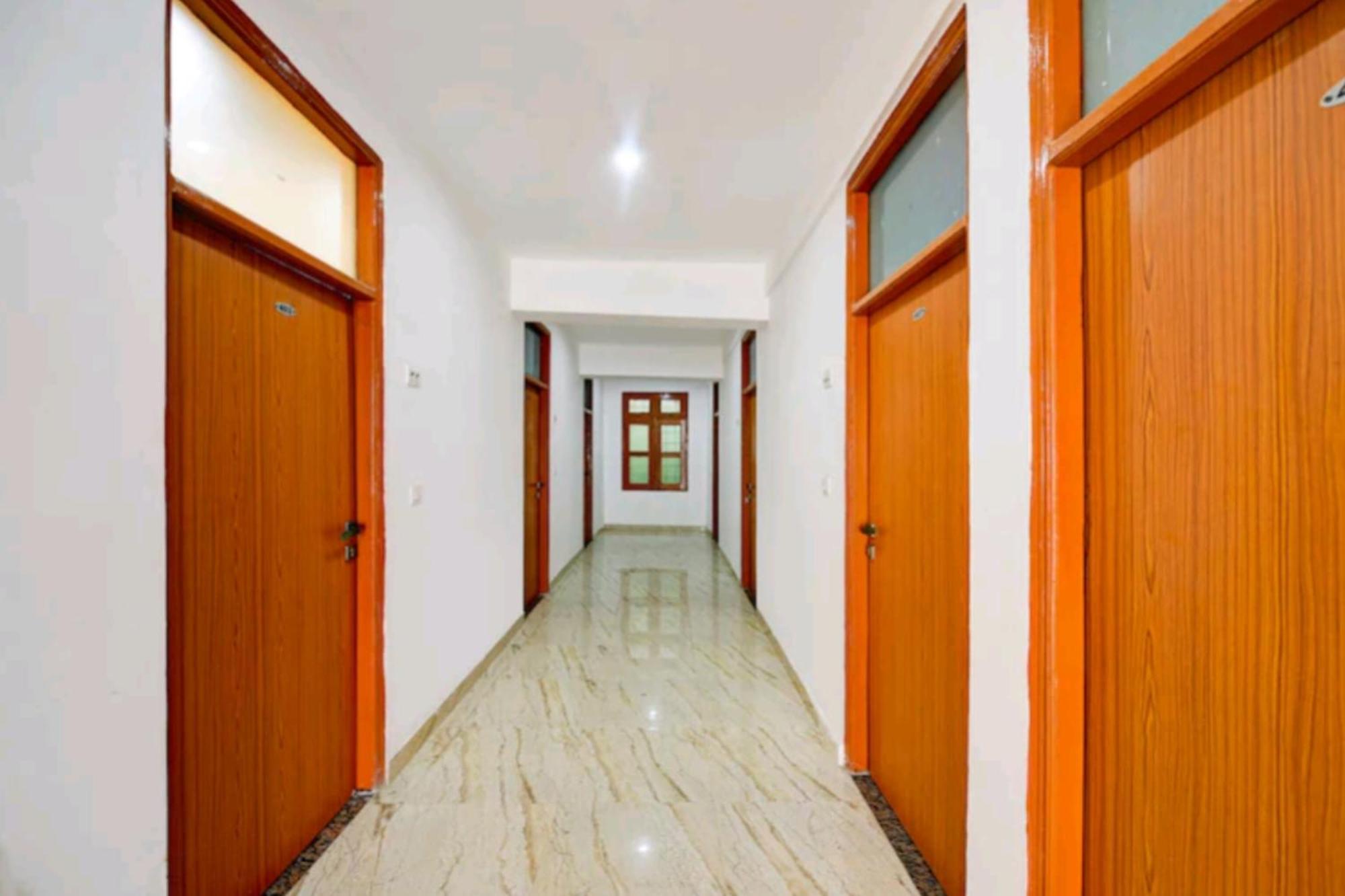 Vasudha -near Delhi Airport Hotel 3*